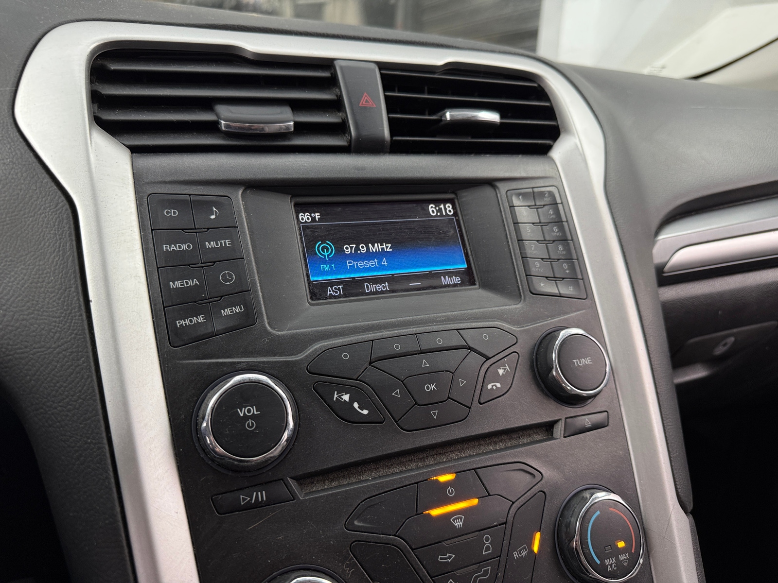 Thumbnail: 2015 Ford Fusion - 4