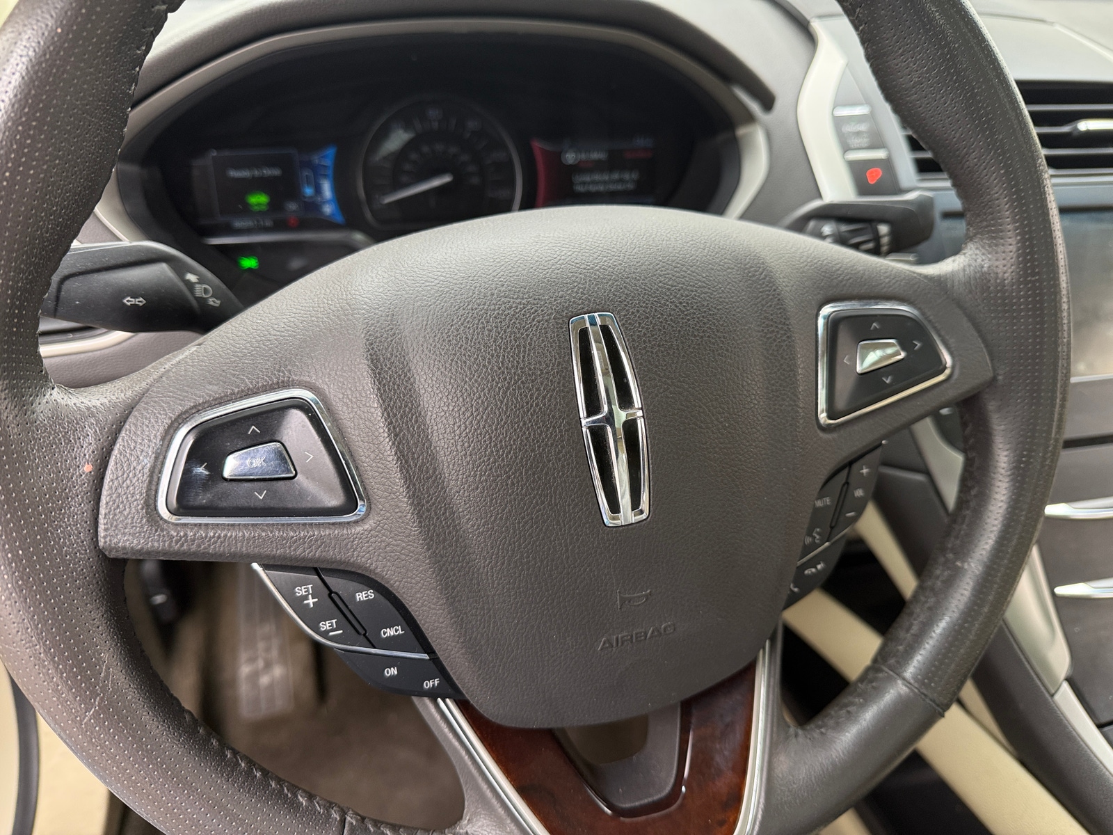 Thumbnail: 2014 Lincoln MKZ - 4