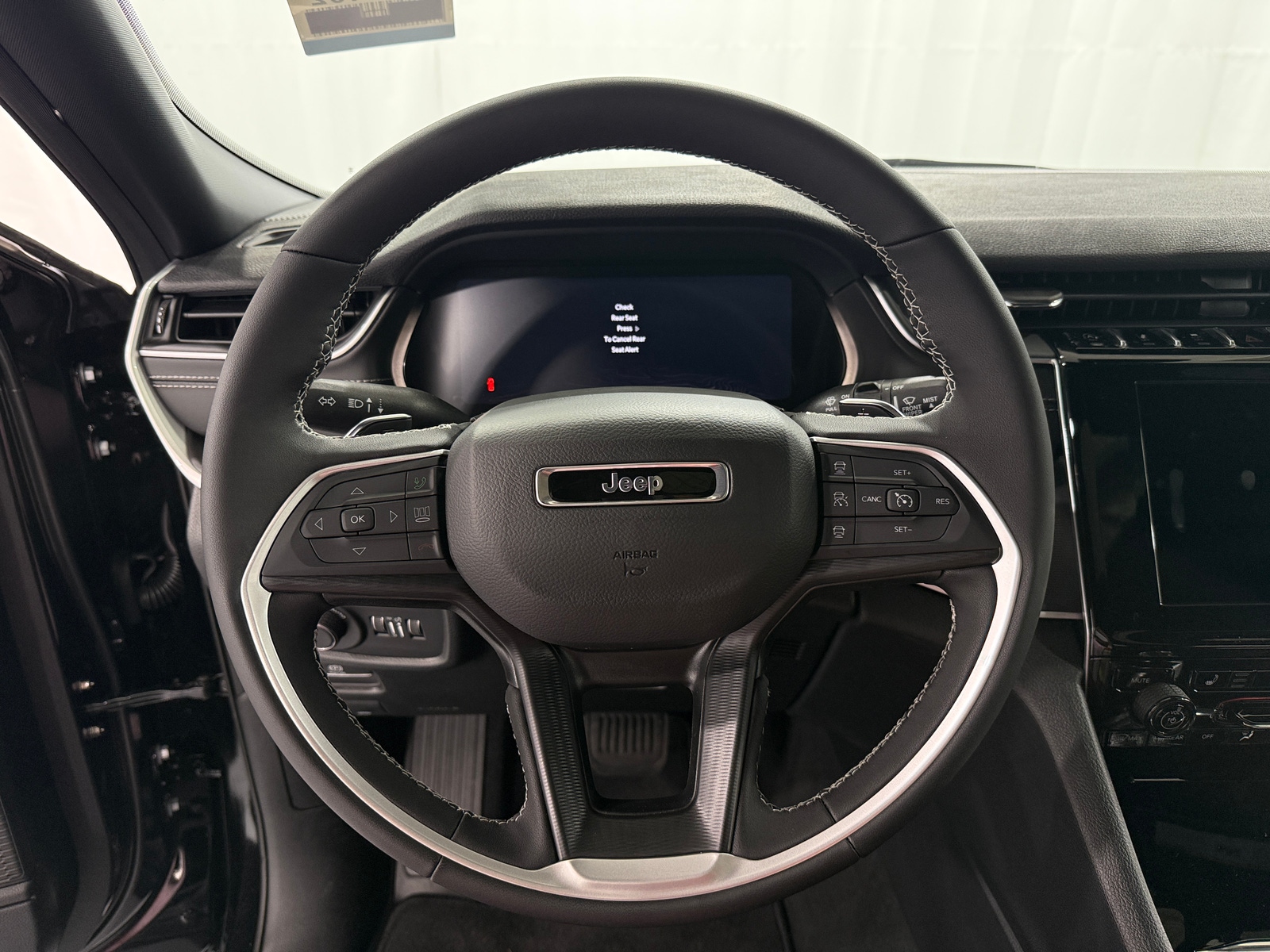 Thumbnail: 2026 Jeep Grand Cherokee - 5