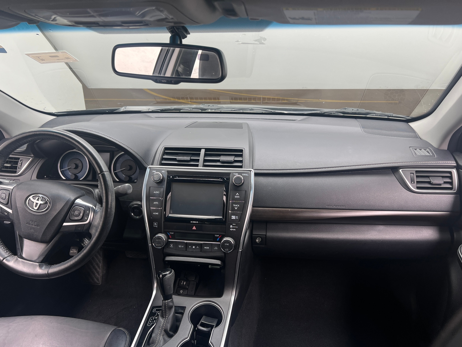 Thumbnail: 2016 Toyota Camry - 3