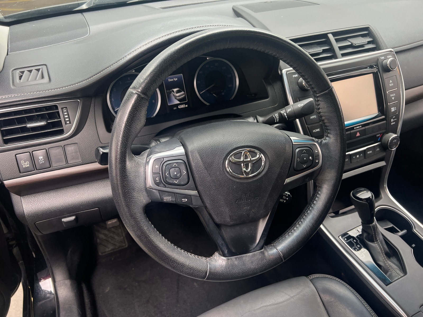 Thumbnail: 2016 Toyota Camry - 5