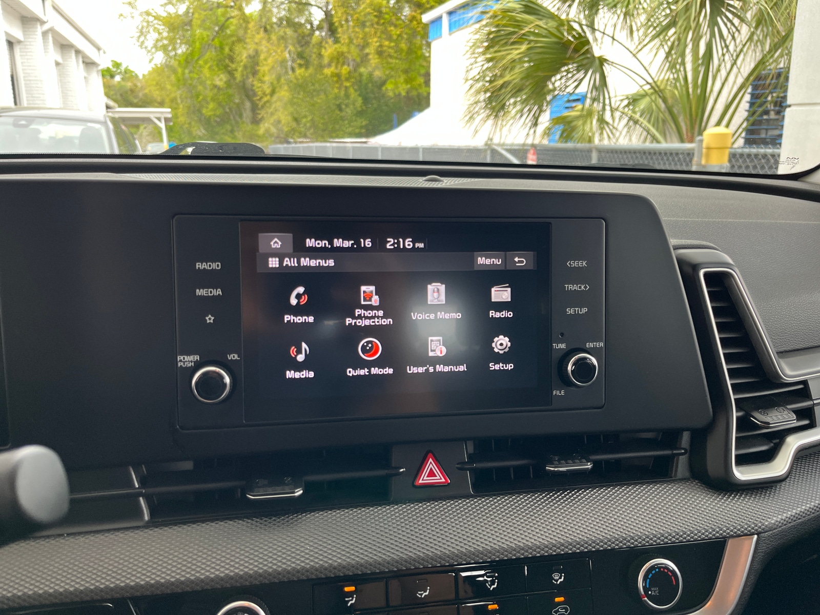 Thumbnail: 2025 Kia Sportage - 4