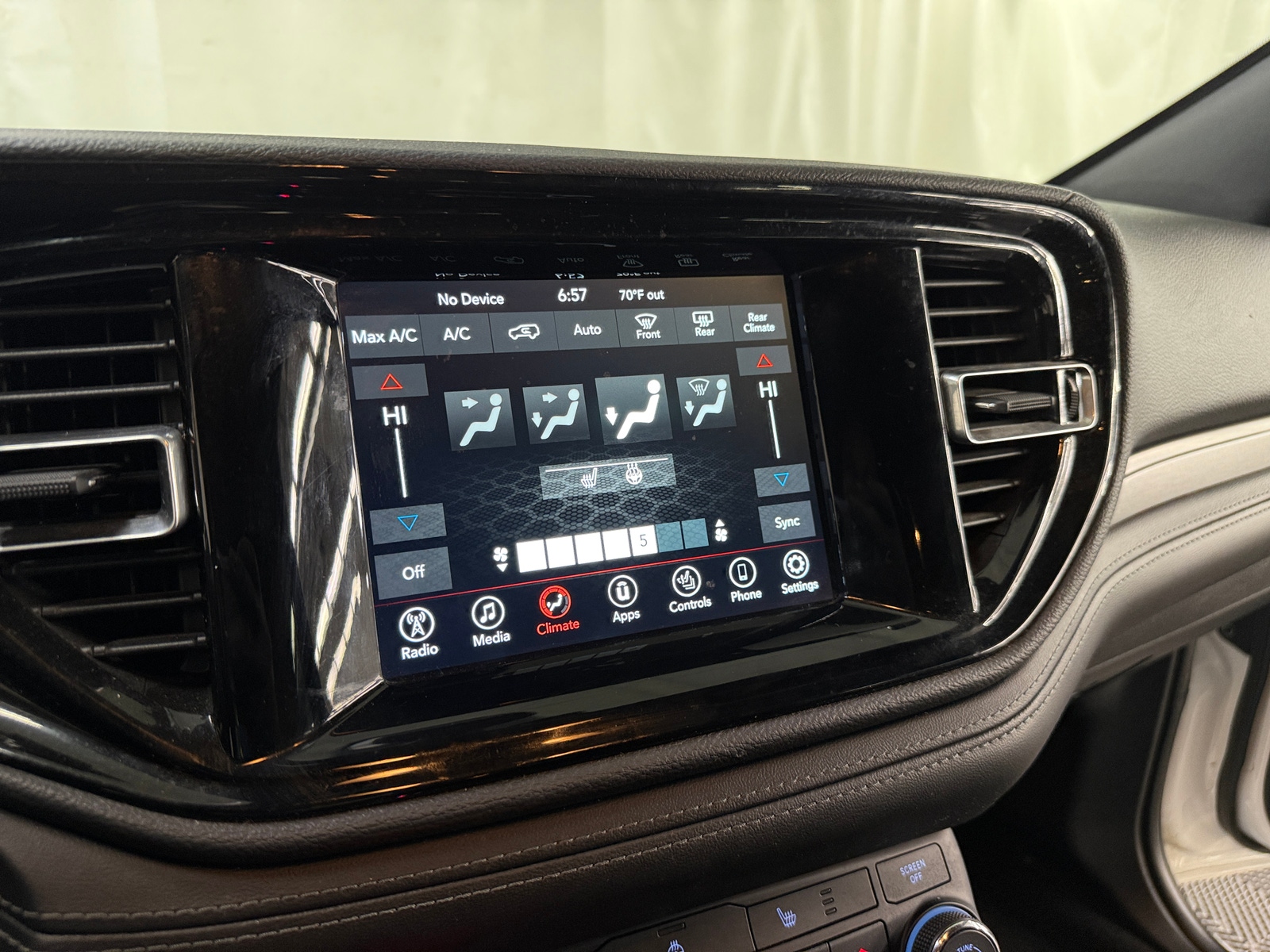 Thumbnail: 2023 Dodge Durango - 4