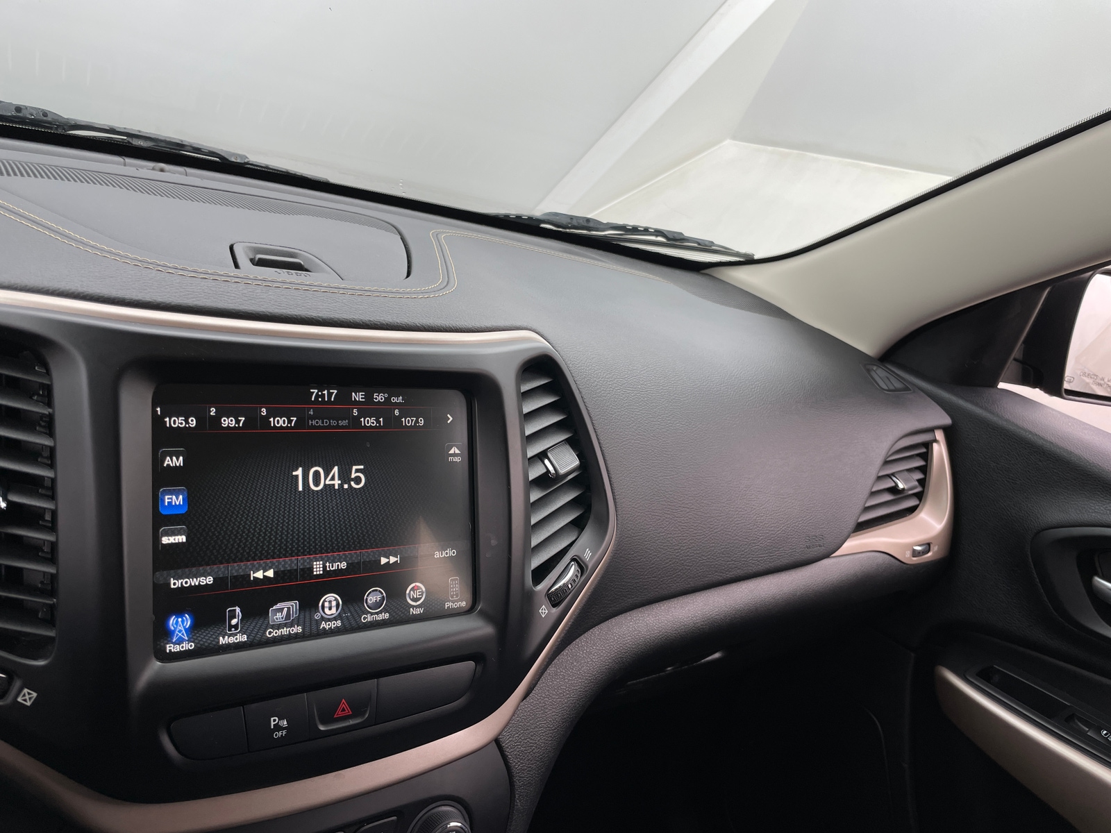 Thumbnail: 2018 Jeep Cherokee - 3