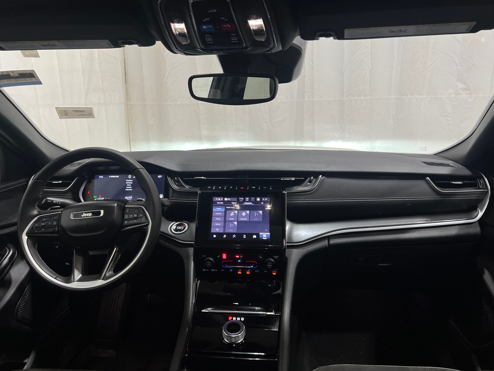 Thumbnail: 2023 Jeep Grand Cherokee L - 2