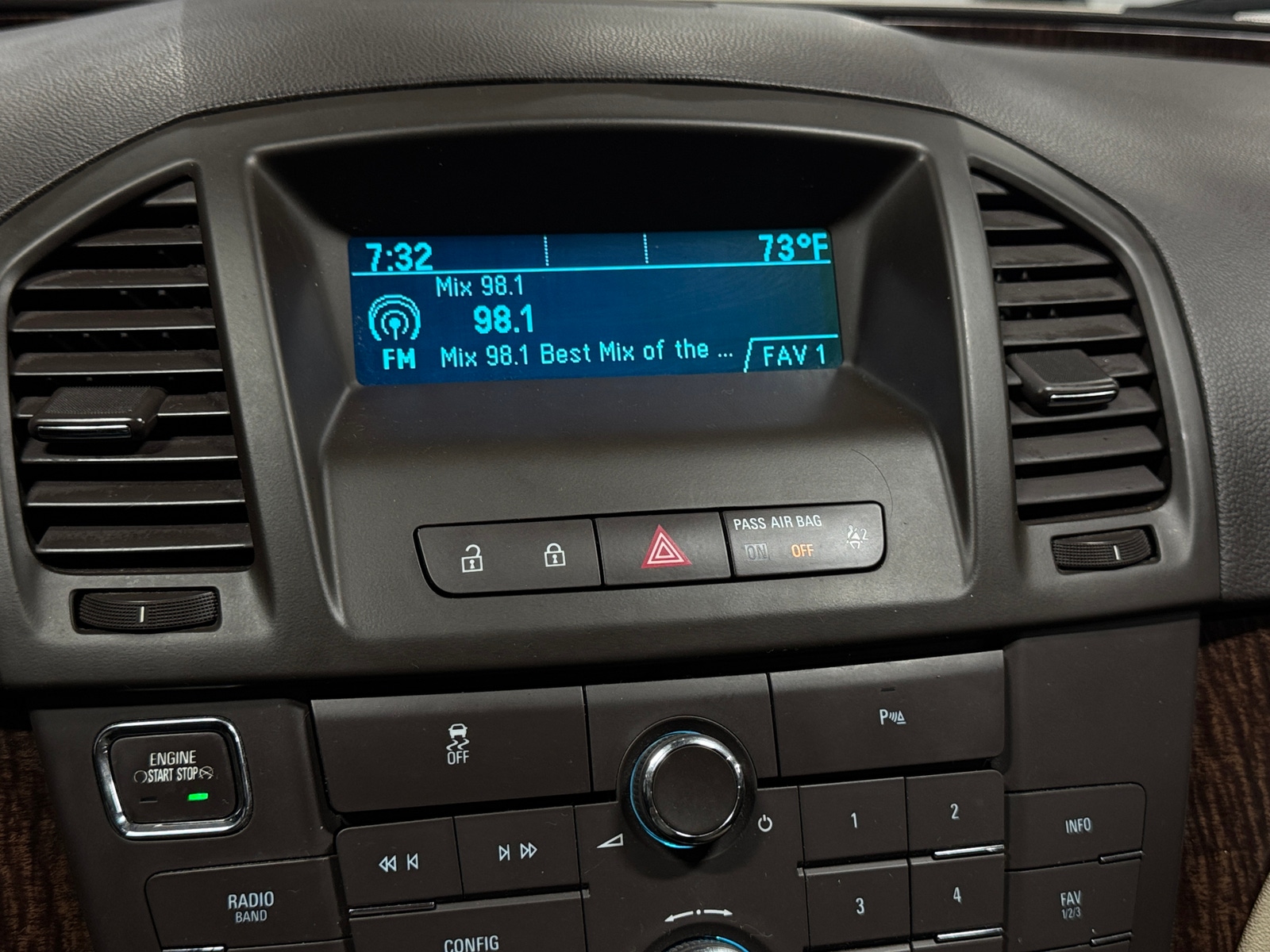 Thumbnail: 2012 Buick Regal - 3