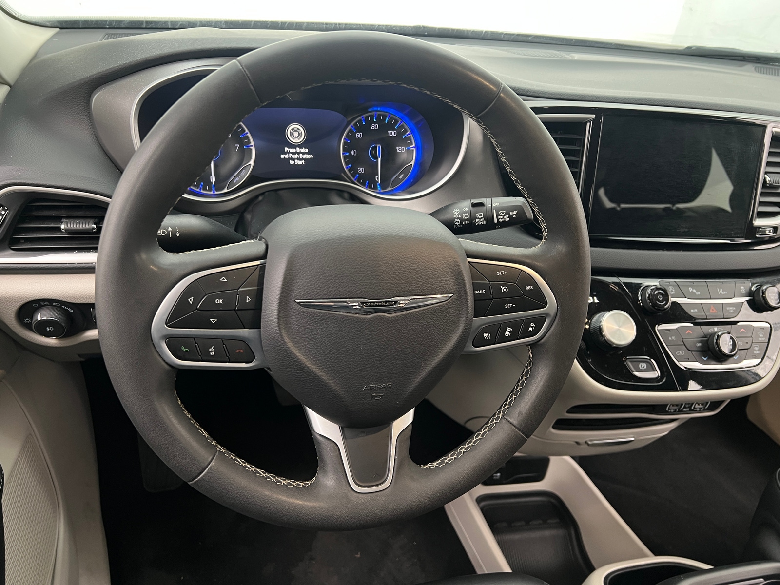 Thumbnail: 2024 Chrysler Pacifica - 4