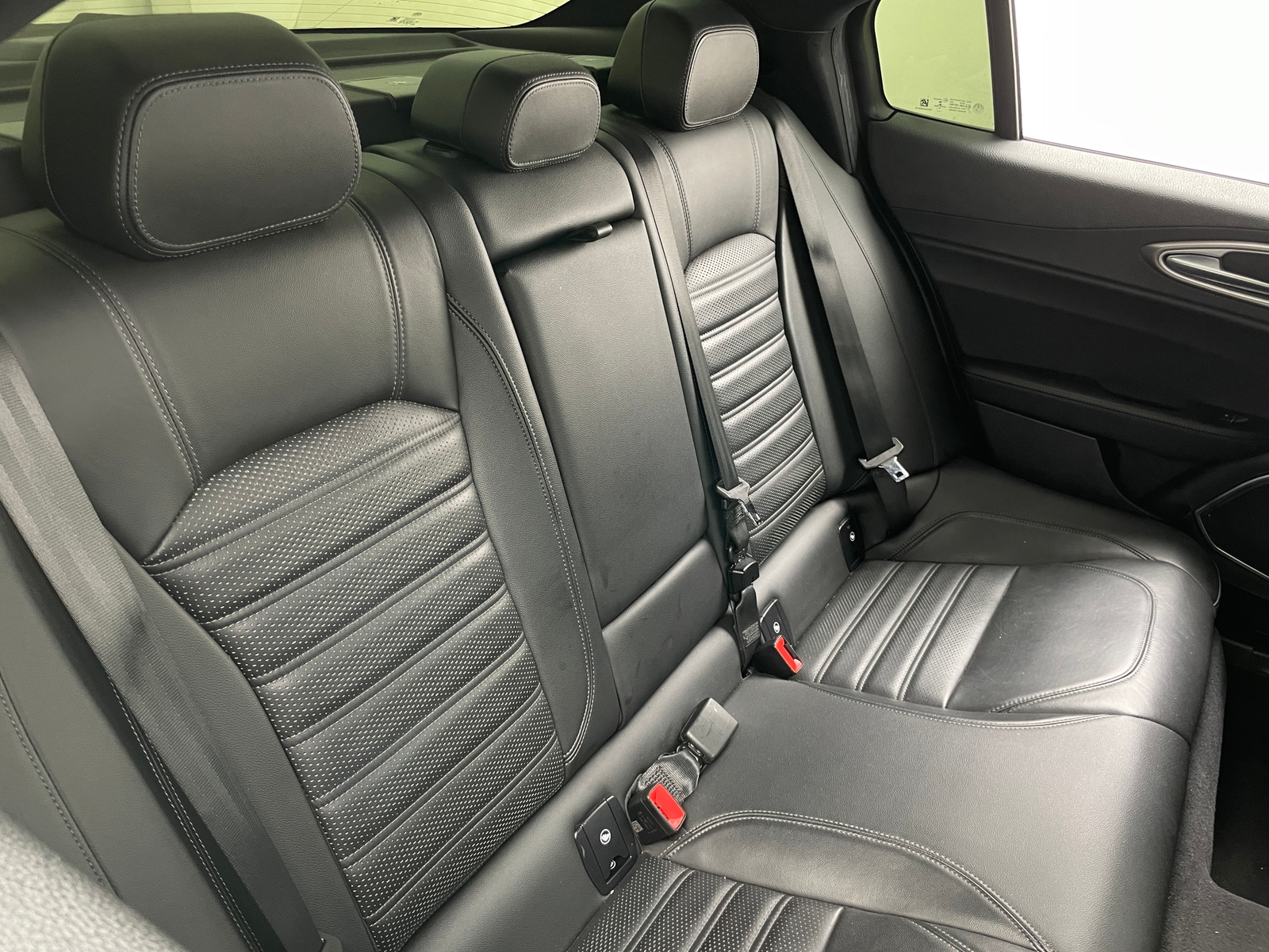 Thumbnail: 2020 Alfa Romeo Giulia - 5