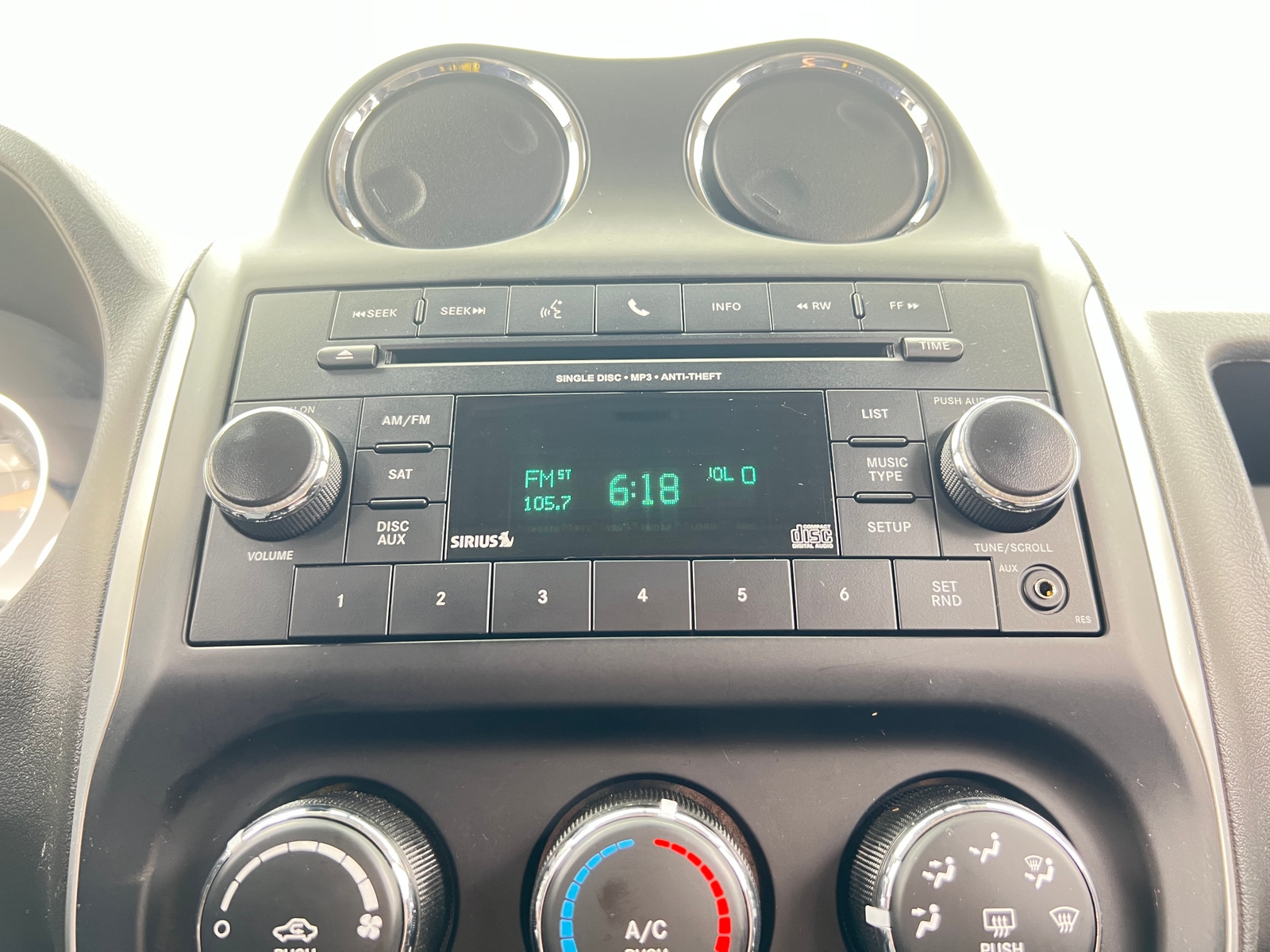 Thumbnail: 2015 Jeep Compass - 3