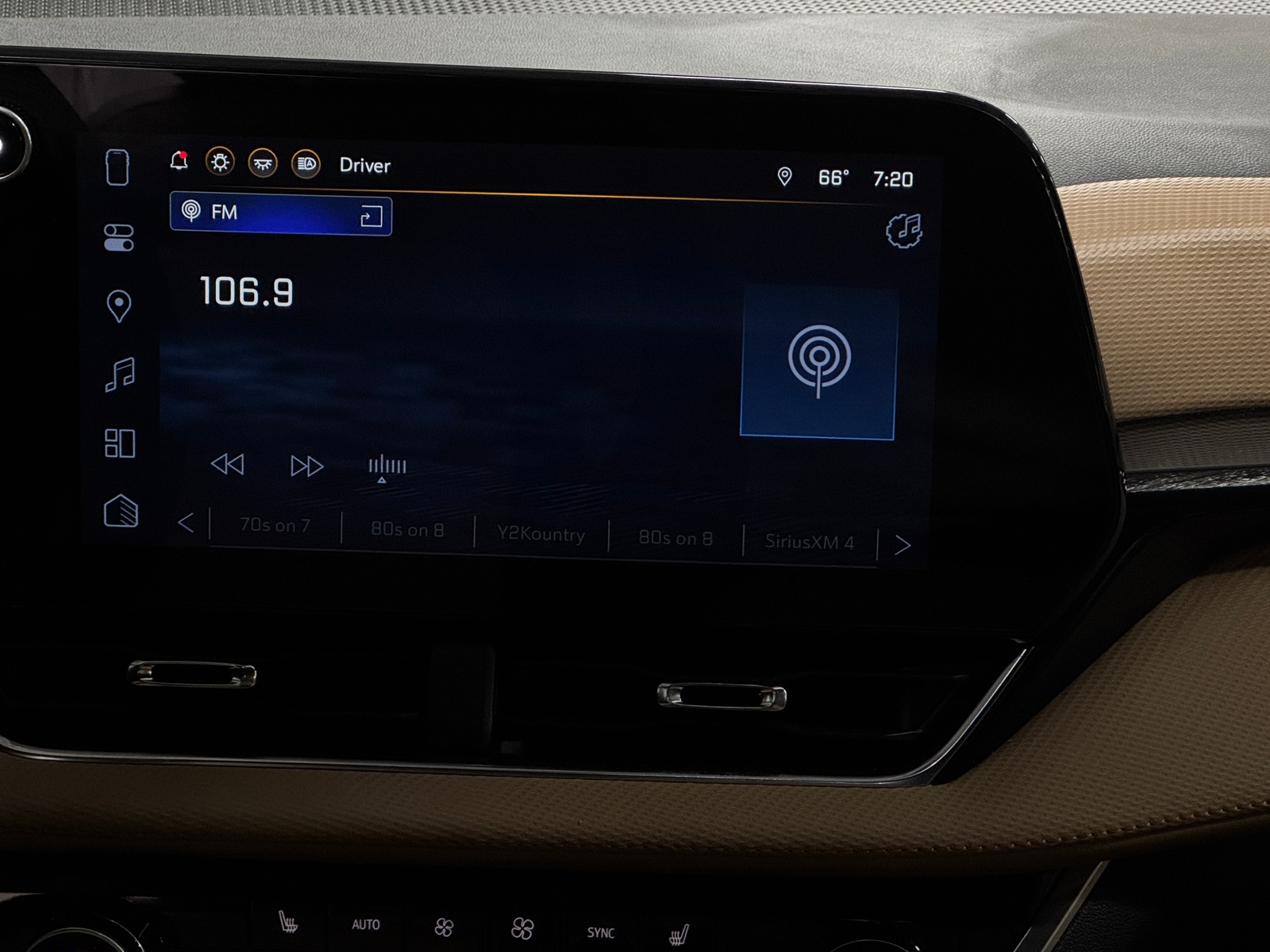 Thumbnail: 2026 Chevrolet Equinox - 4