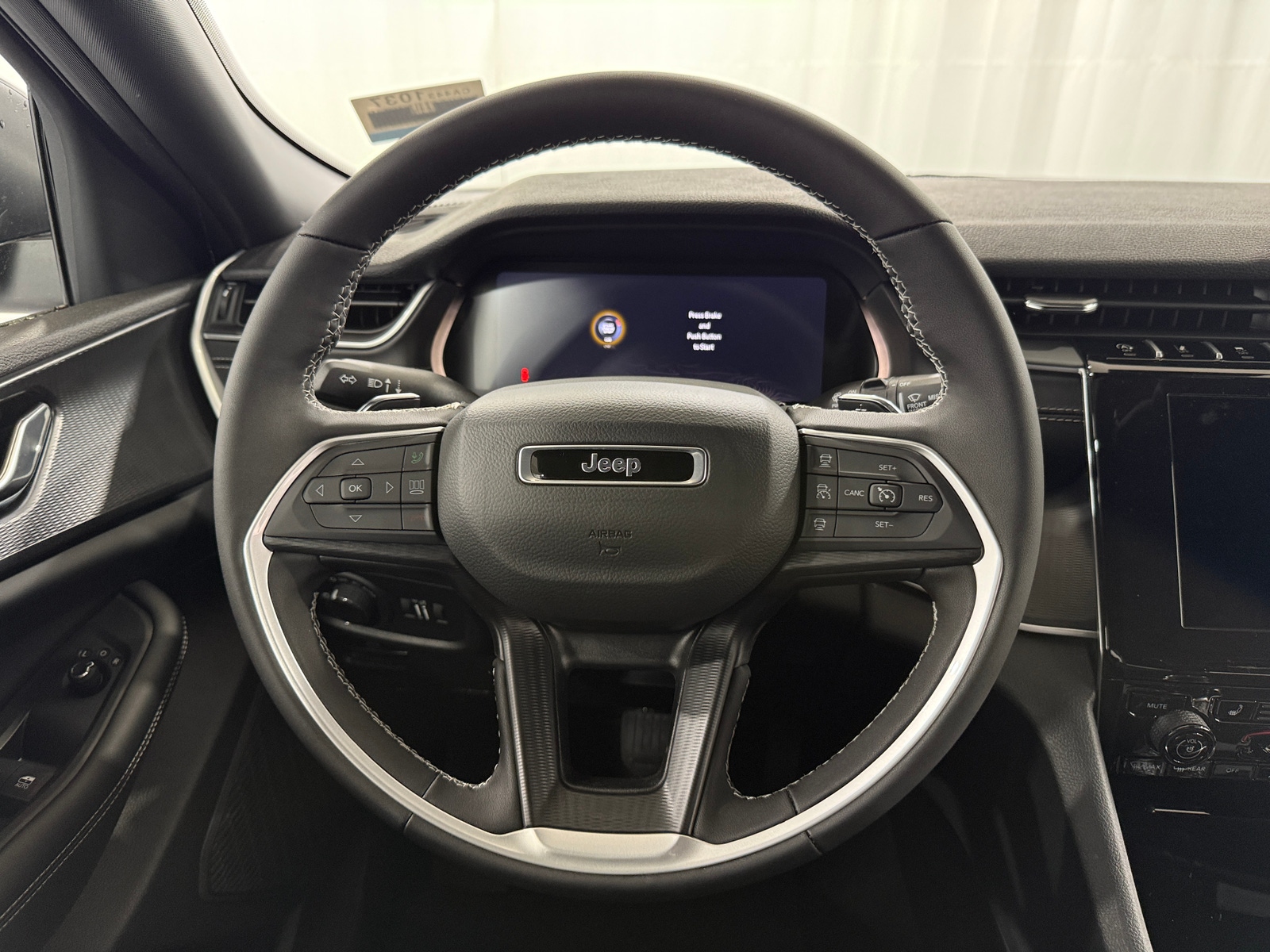 Thumbnail: 2026 Jeep Grand Cherokee - 5