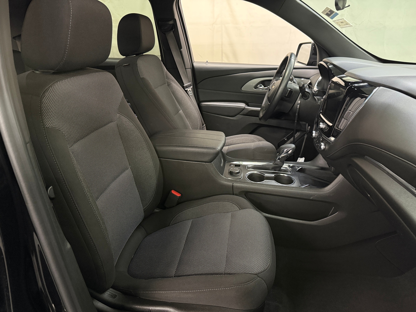 Thumbnail: 2023 Chevrolet Traverse - 2