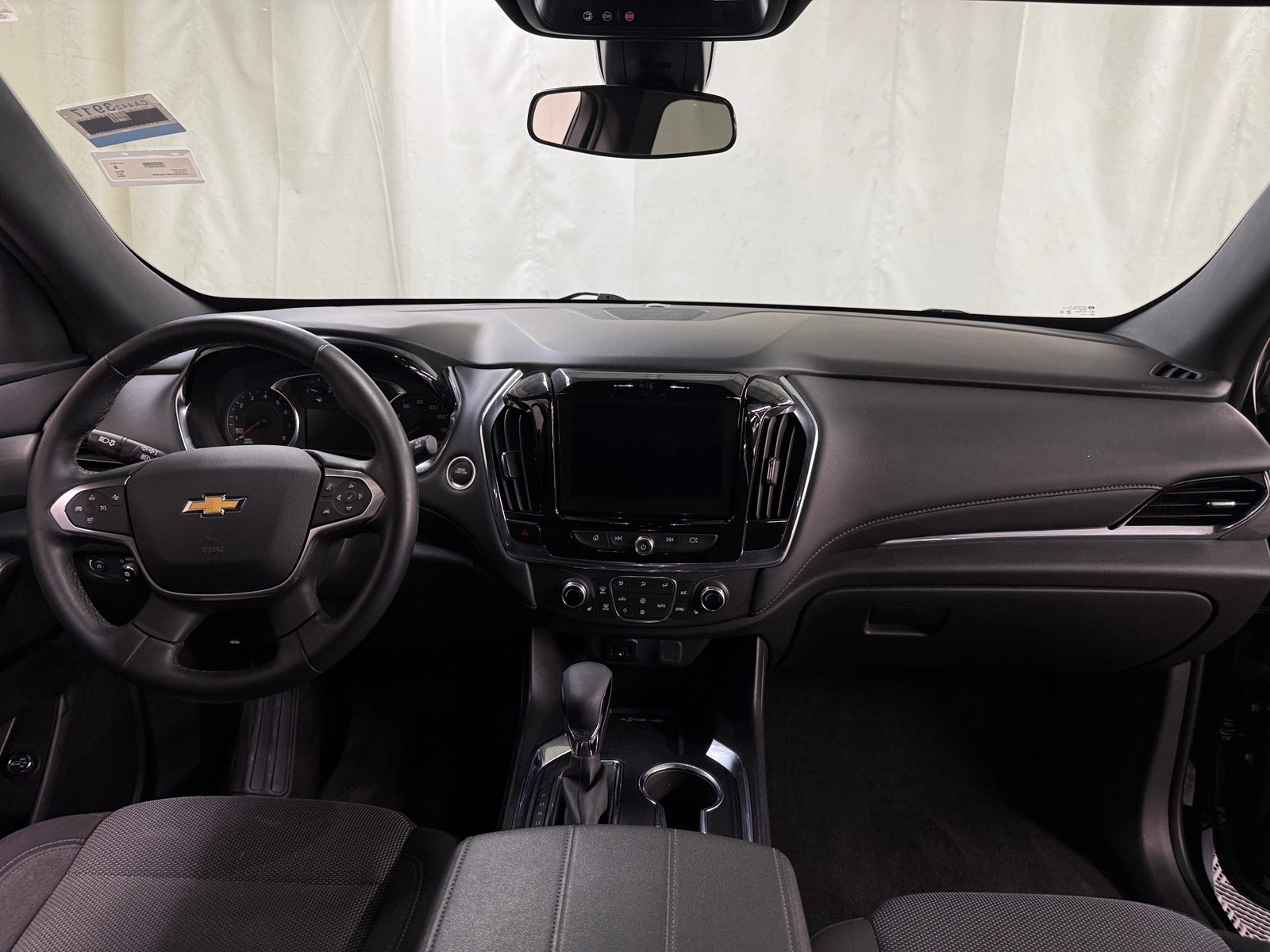 Thumbnail: 2023 Chevrolet Traverse - 3