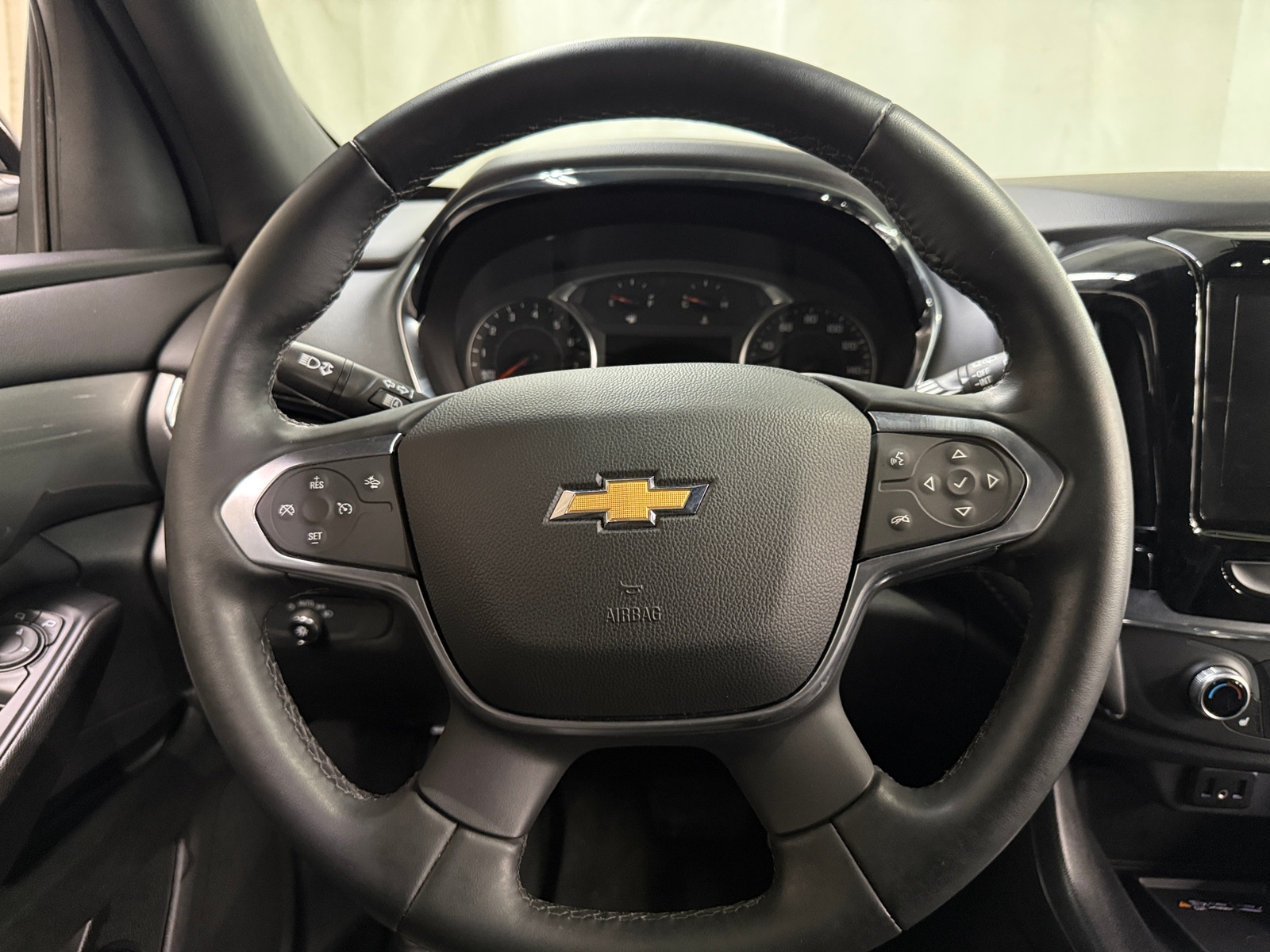 Thumbnail: 2023 Chevrolet Traverse - 5