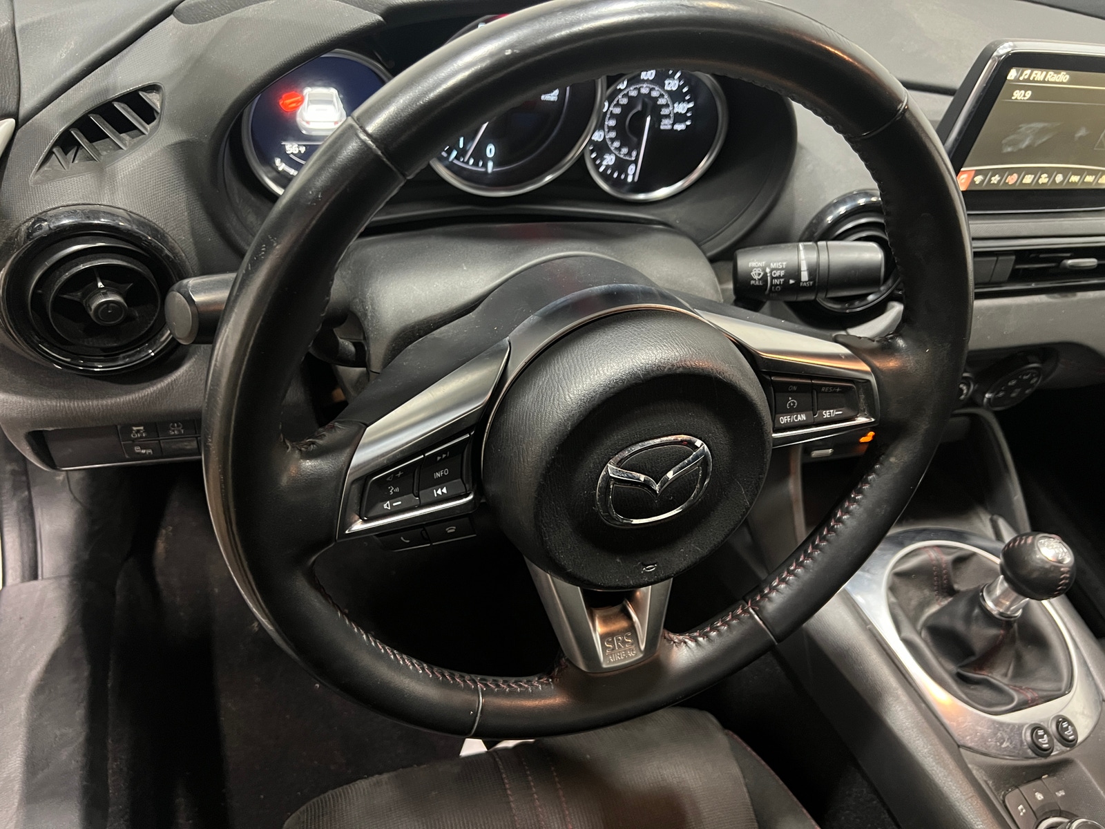 Thumbnail: 2017 Mazda MX-5 Miata - 5