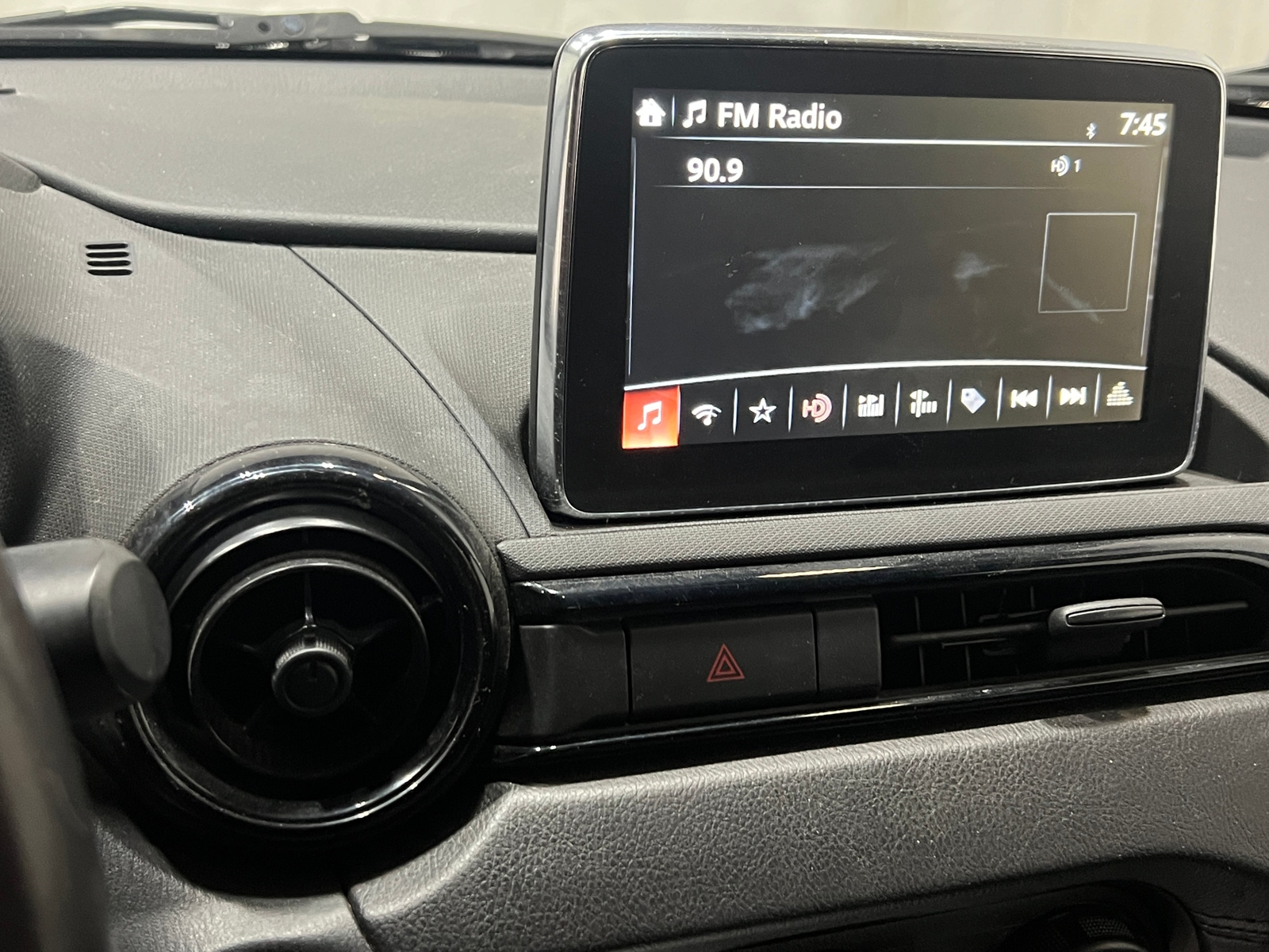 Thumbnail: 2017 Mazda MX-5 Miata - 4