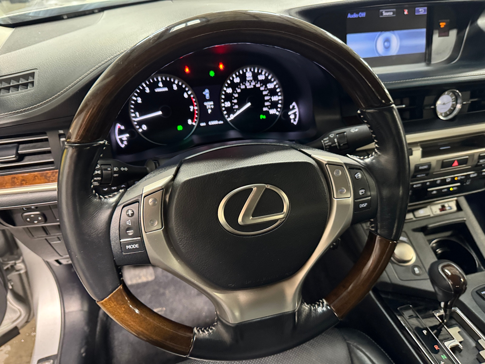 Thumbnail: 2015 Lexus ES - 4