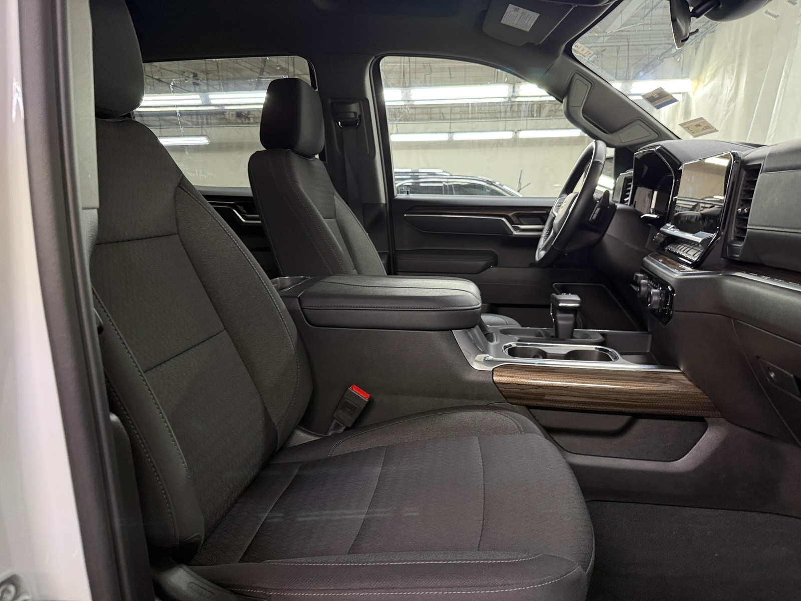 Thumbnail: 2025 Chevrolet Silverado 1500 - 2