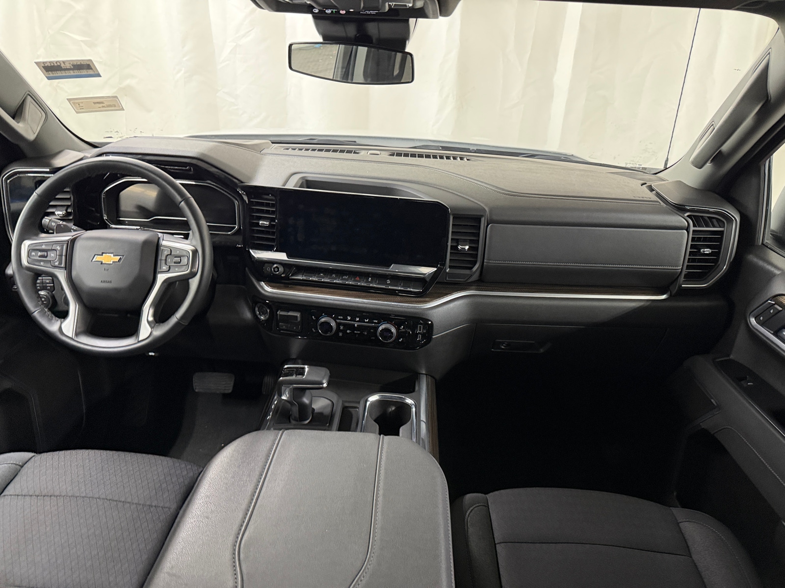 Thumbnail: 2025 Chevrolet Silverado 1500 - 3