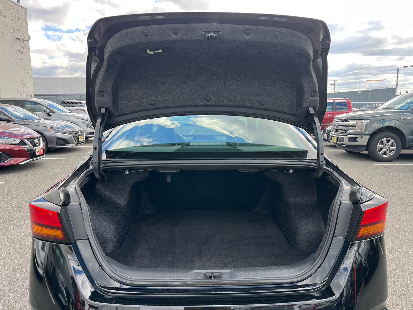 Thumbnail: 2025 Nissan Altima - 6