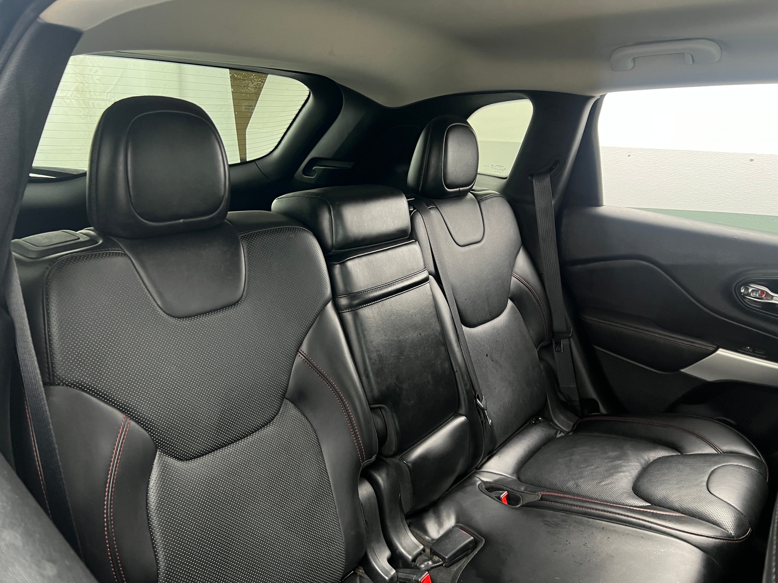 Thumbnail: 2017 Jeep Cherokee - 5