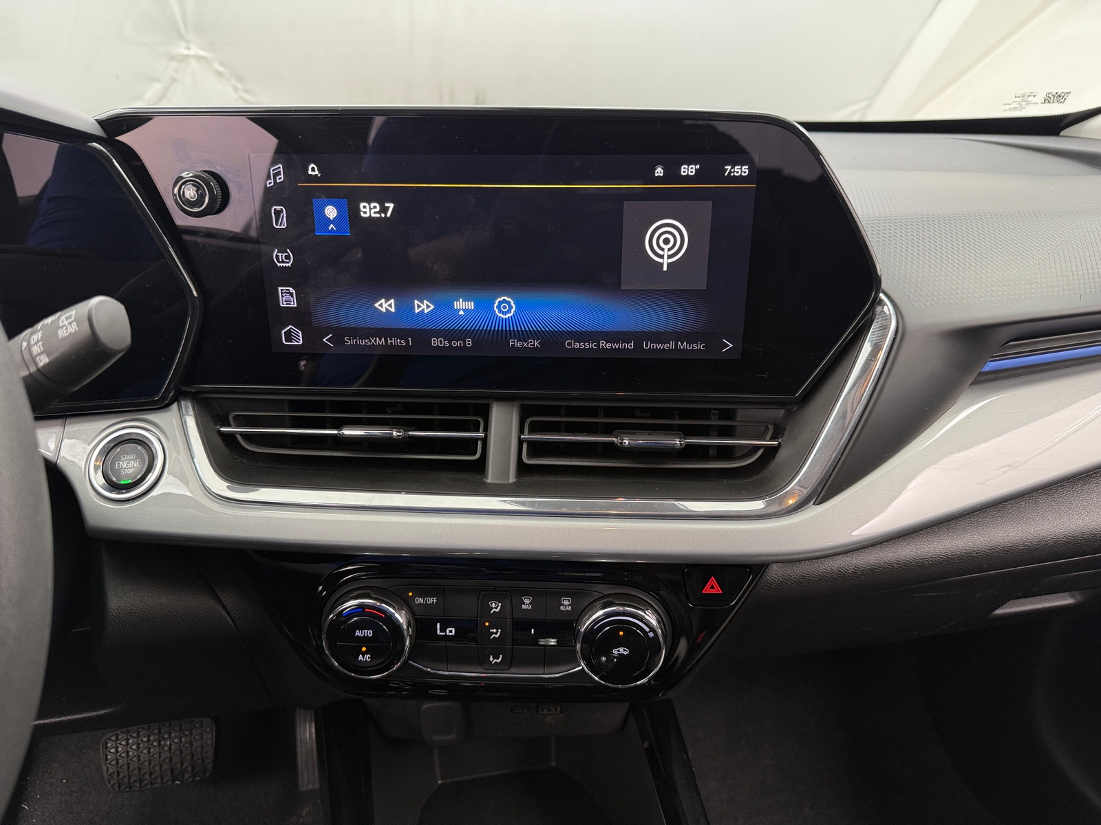 Thumbnail: 2025 Chevrolet Trax - 4