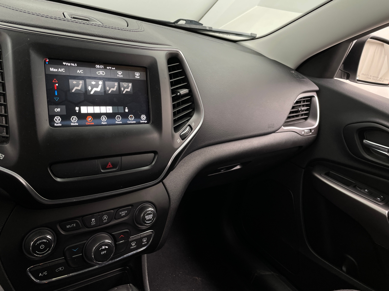 Thumbnail: 2019 Jeep Cherokee - 4