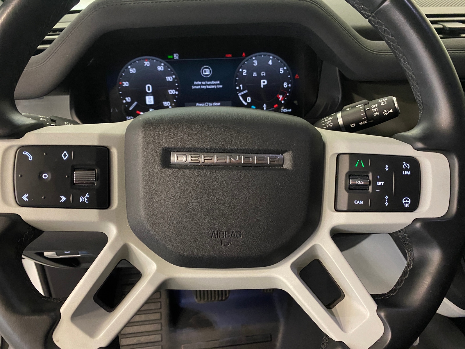 Thumbnail: 2023 Land Rover Defender - 4