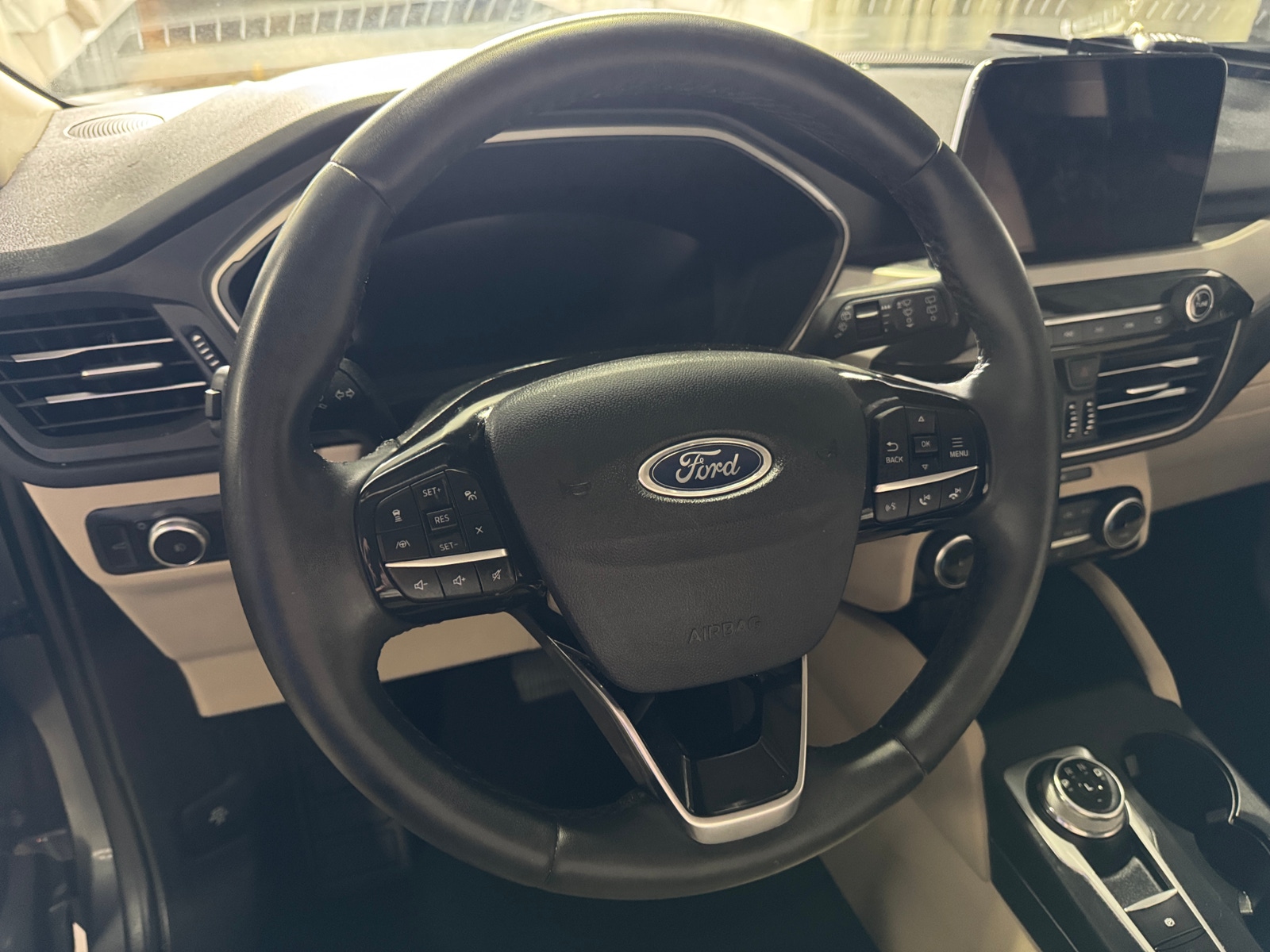 Thumbnail: 2022 Ford Escape - 4