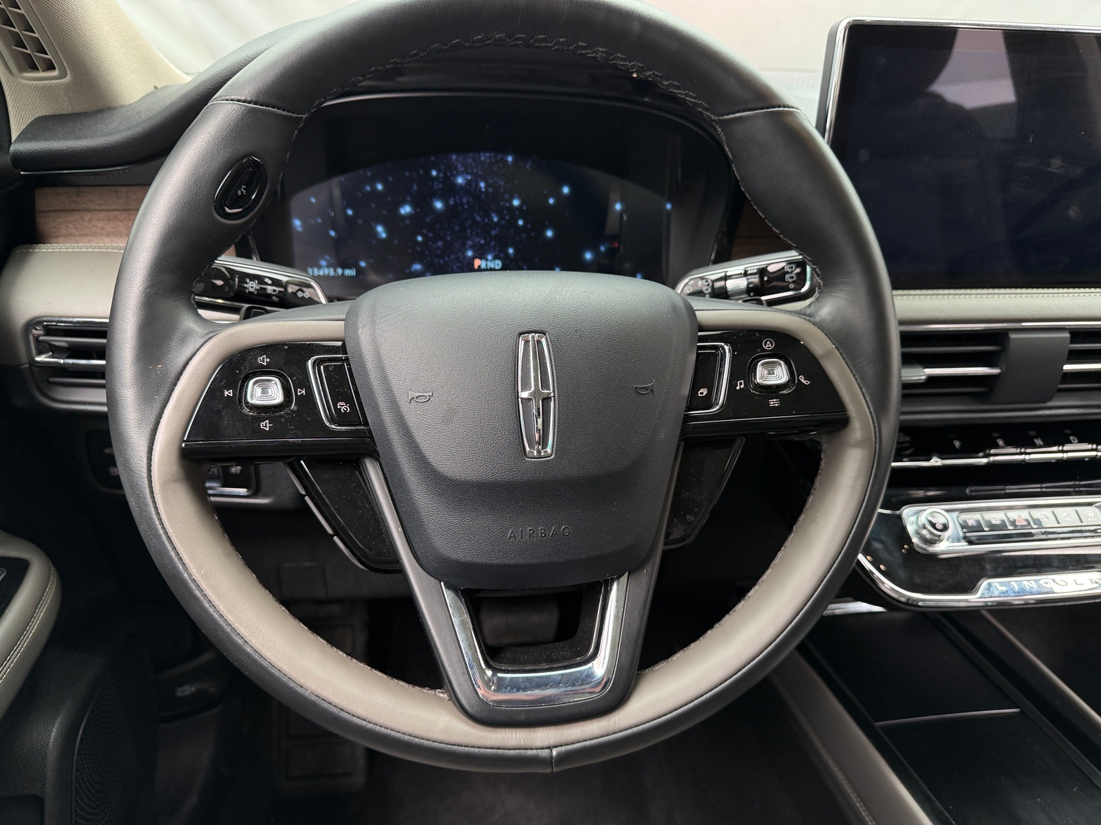 Thumbnail: 2025 Lincoln Corsair - 4