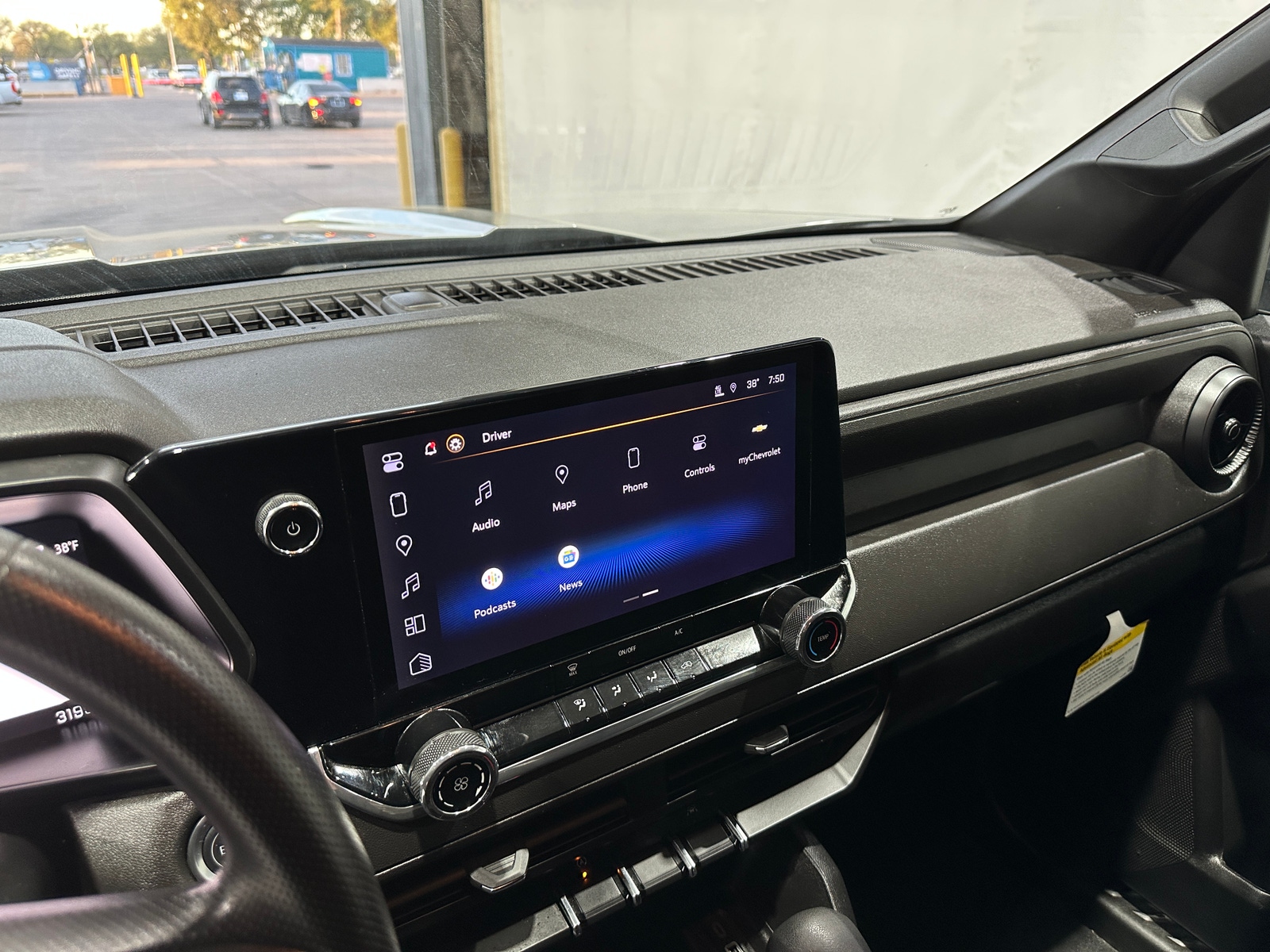 Thumbnail: 2024 Chevrolet Colorado - 4