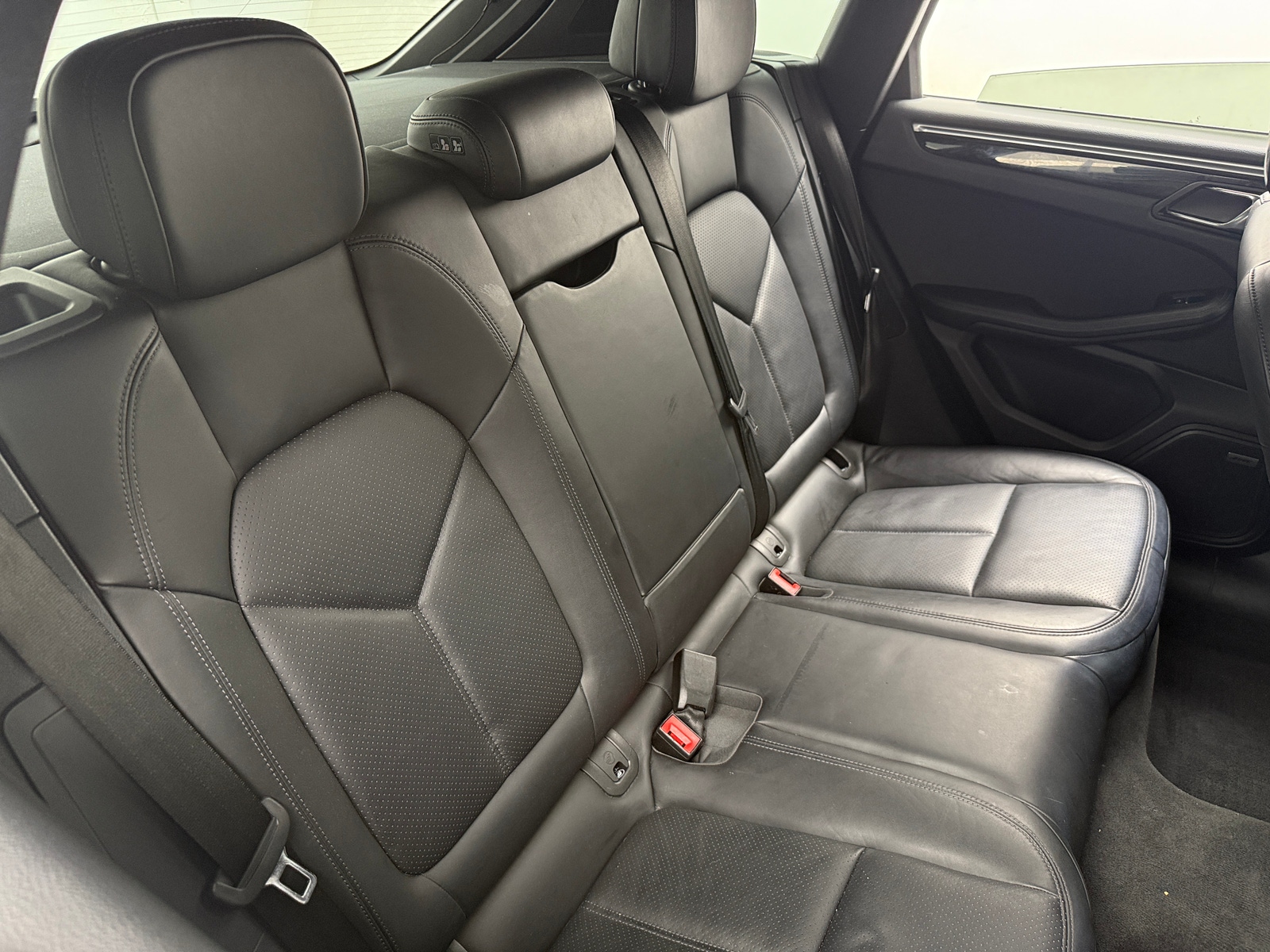 Thumbnail: 2017 Porsche Macan - 5