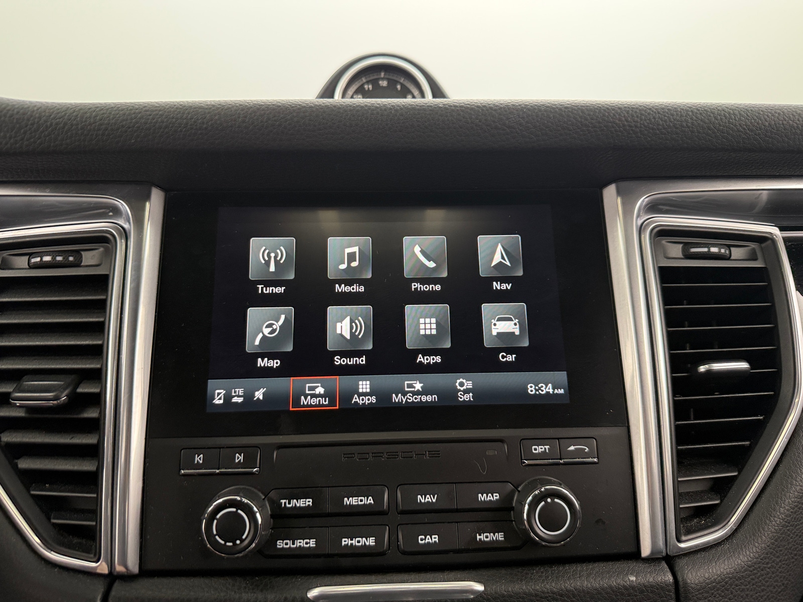 Thumbnail: 2017 Porsche Macan - 3