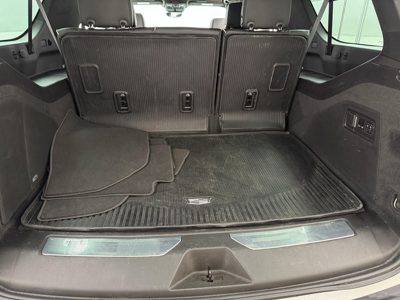 Thumbnail: 2023 Cadillac Escalade - 6