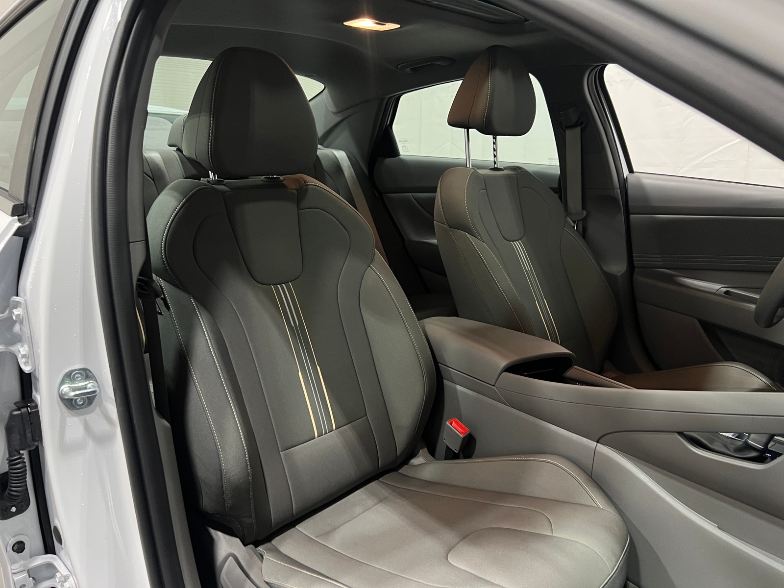 Thumbnail: 2025 Hyundai Elantra - 2