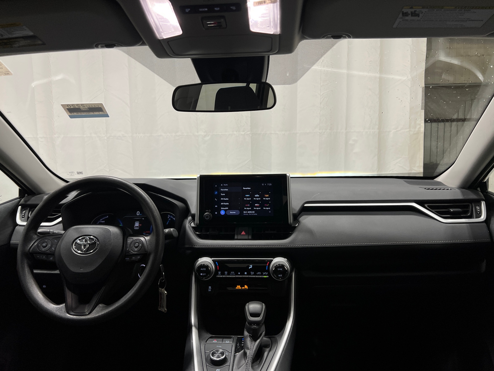 Thumbnail: 2025 Toyota RAV4 - 3