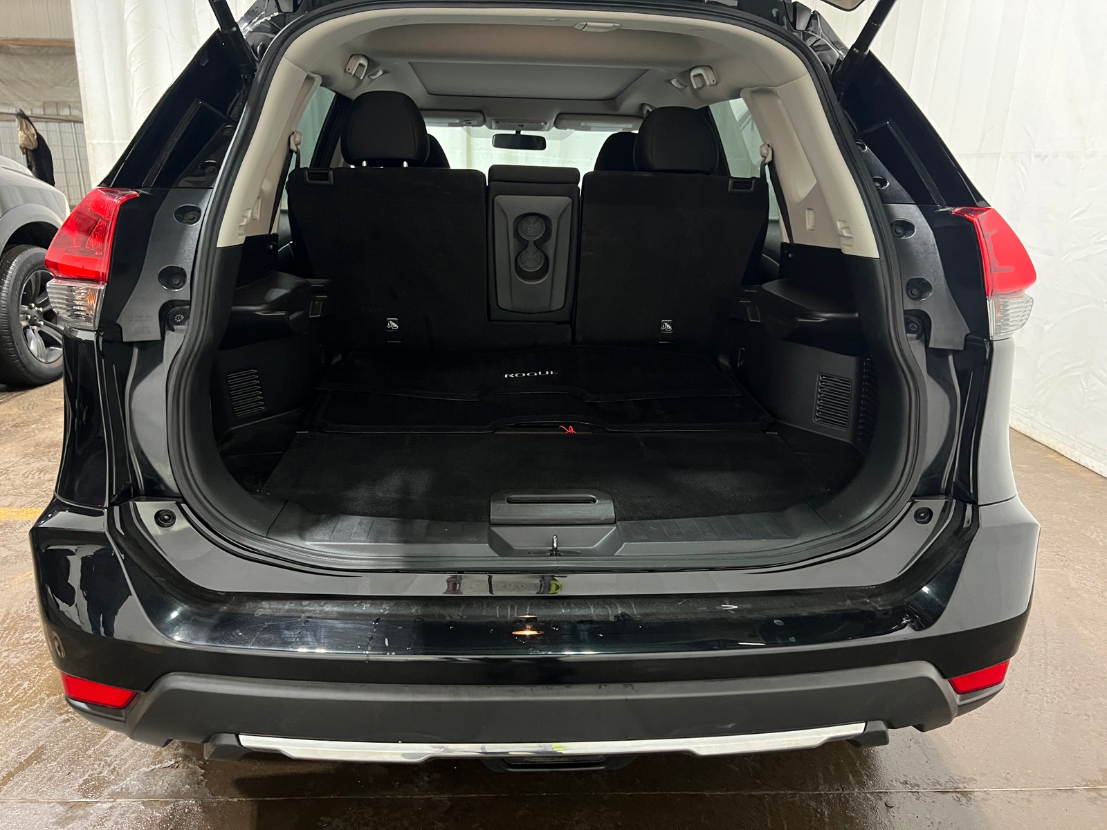 Thumbnail: 2018 Nissan Rogue - 7