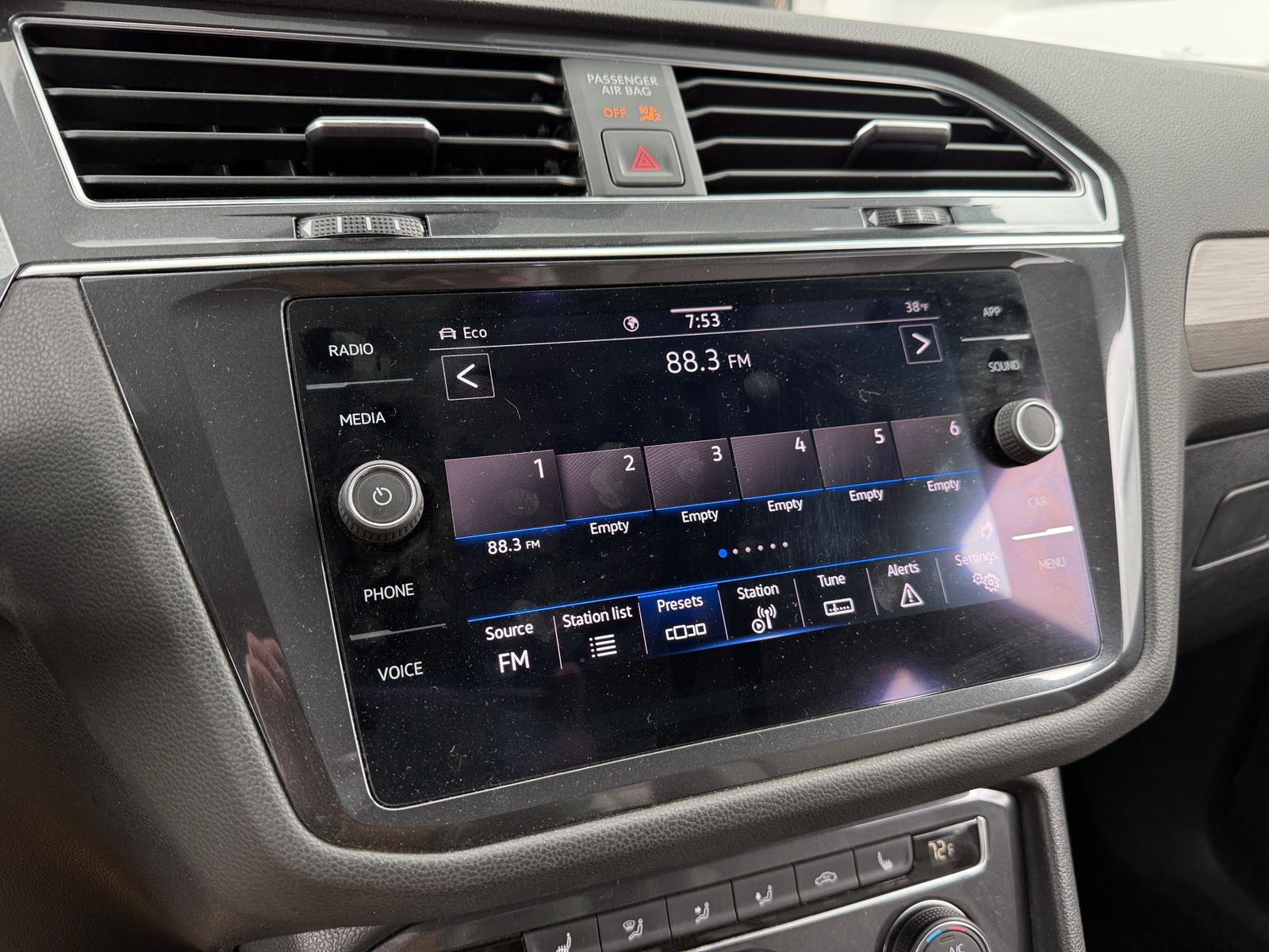 Thumbnail: 2021 Volkswagen Tiguan - 3