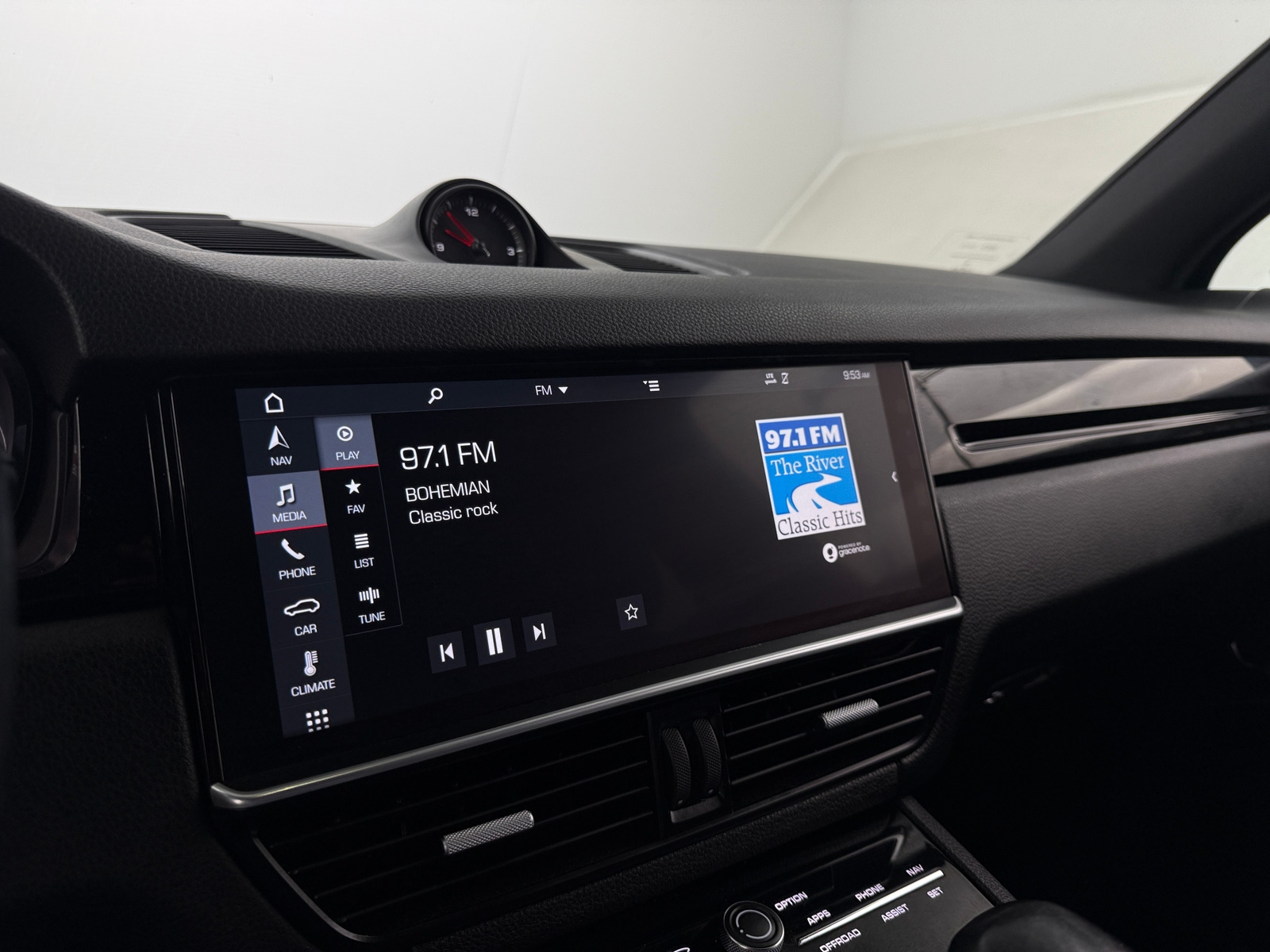 Thumbnail: 2019 Porsche Cayenne - 3