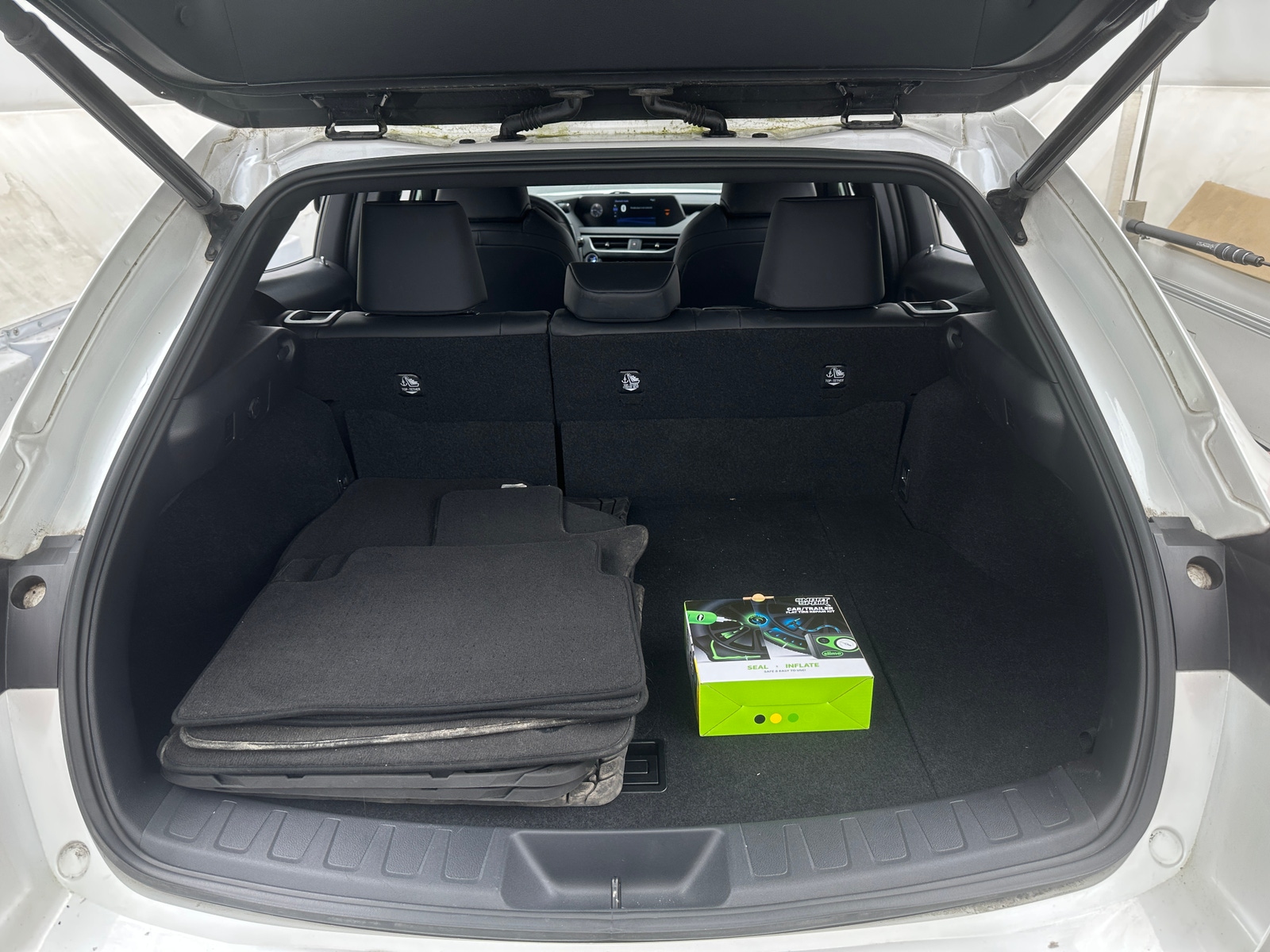 Thumbnail: 2021 Lexus UX - 6