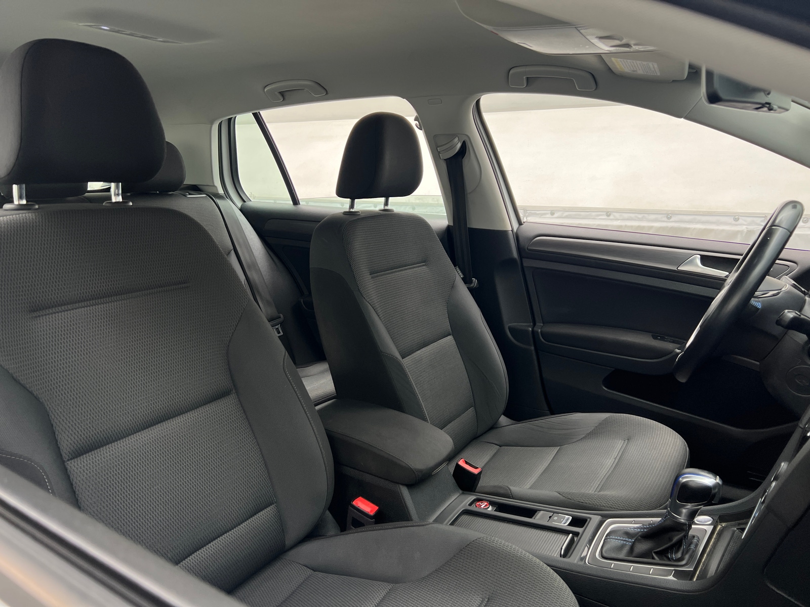 Thumbnail: 2019 Volkswagen e-Golf - 2