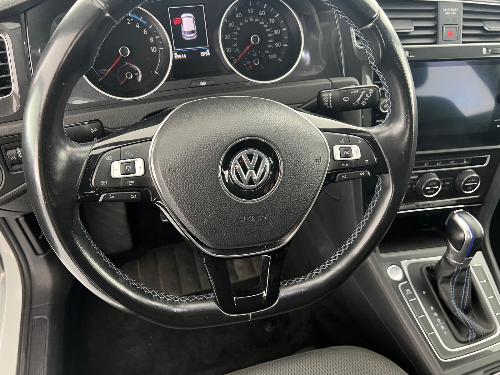 Thumbnail: 2019 Volkswagen e-Golf - 5
