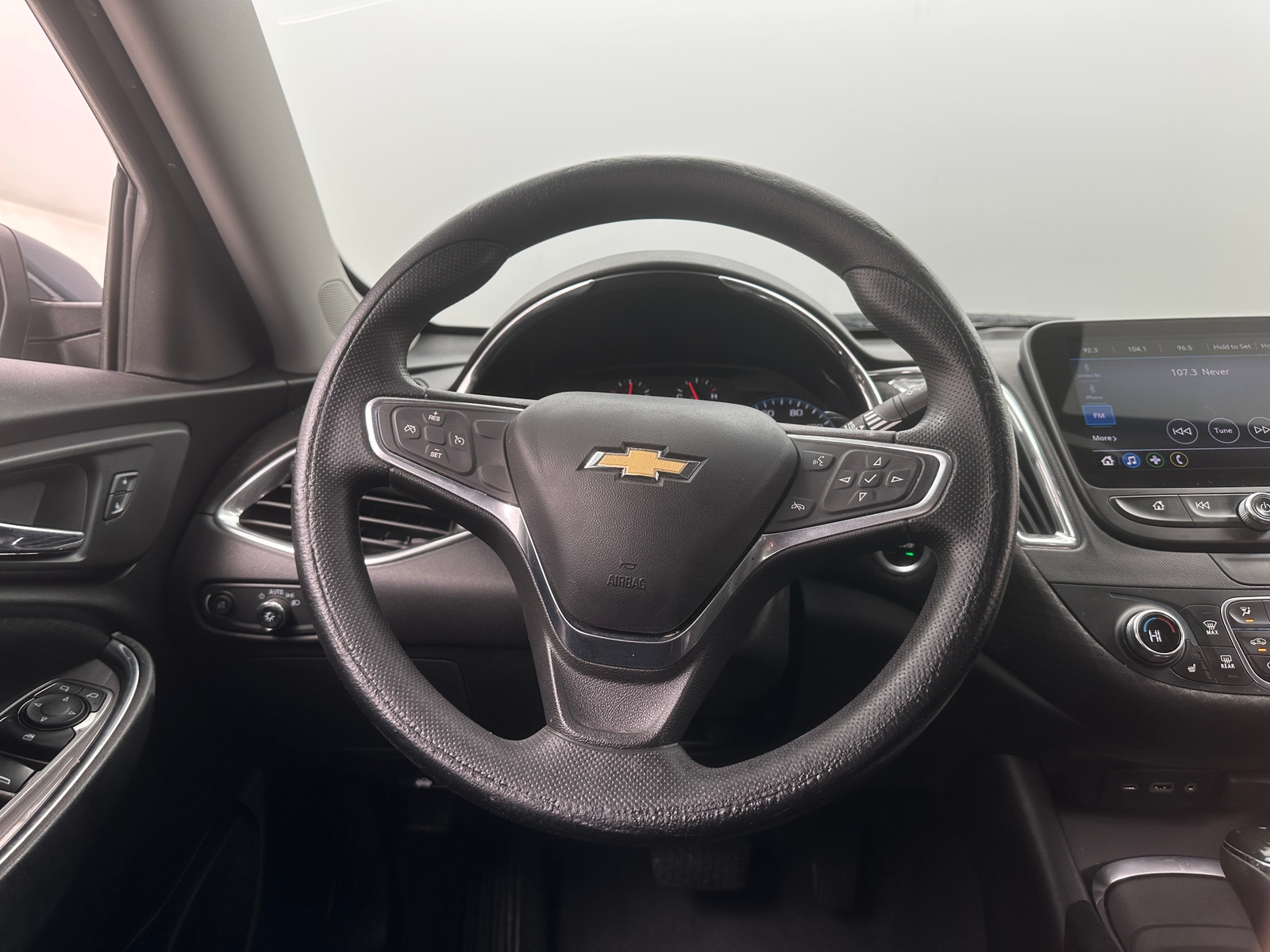 Thumbnail: 2019 Chevrolet Malibu - 5