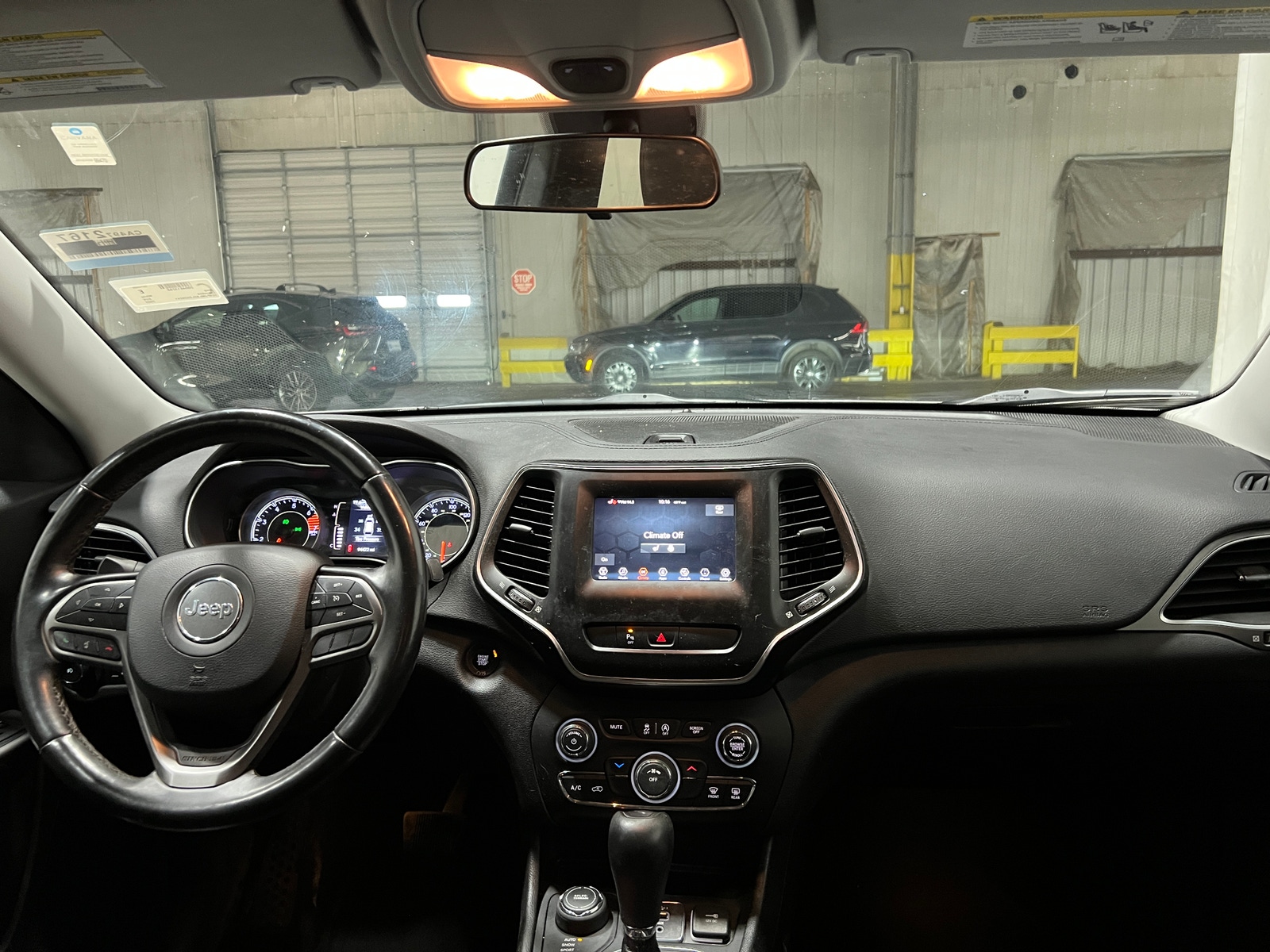 Thumbnail: 2020 Jeep Cherokee - 3