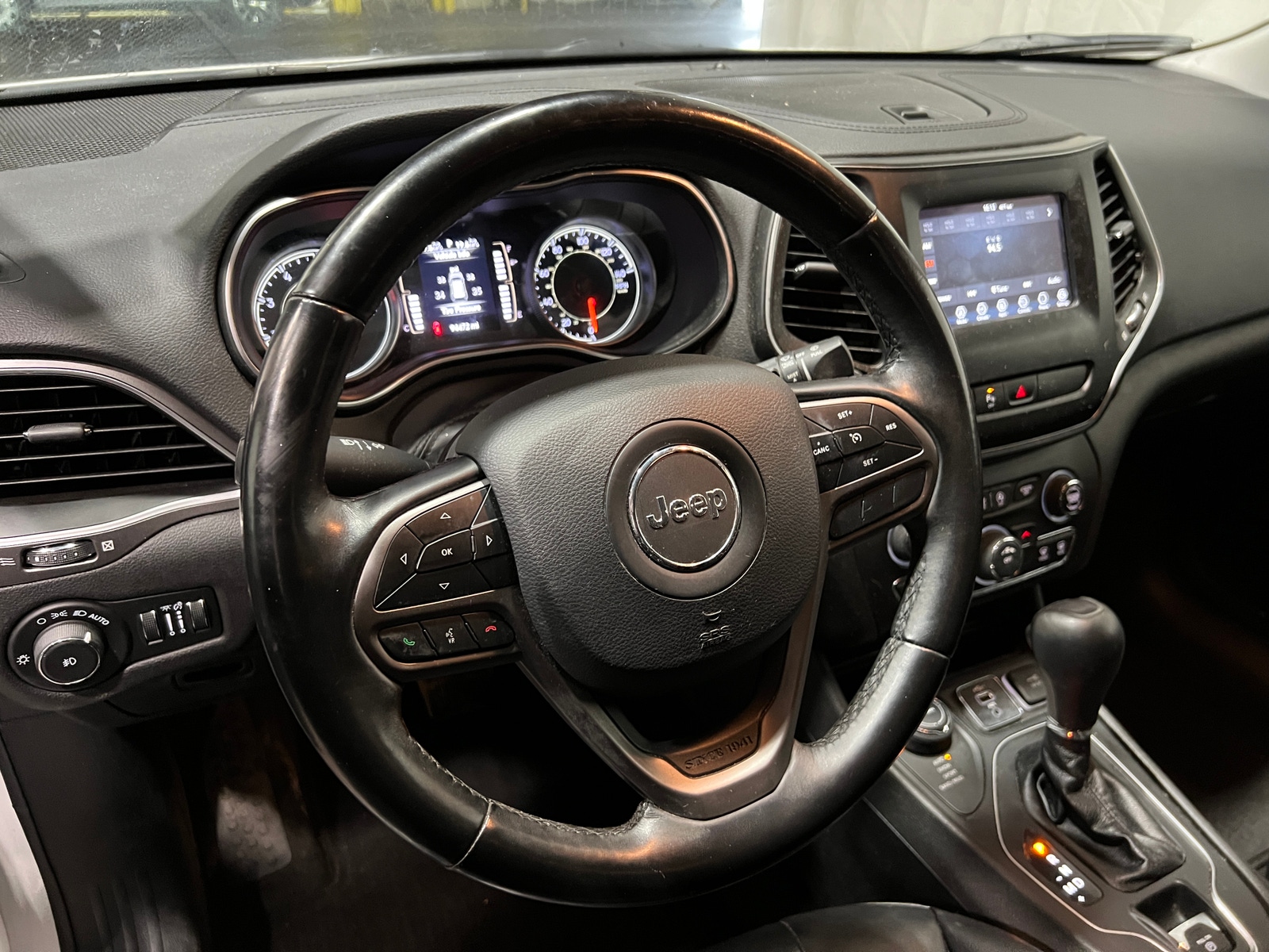 Thumbnail: 2020 Jeep Cherokee - 5