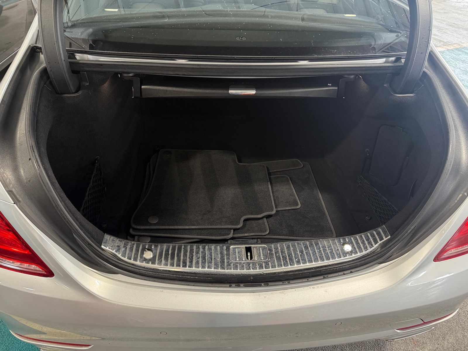 Thumbnail: 2016 Mercedes-Benz S-Class - 6