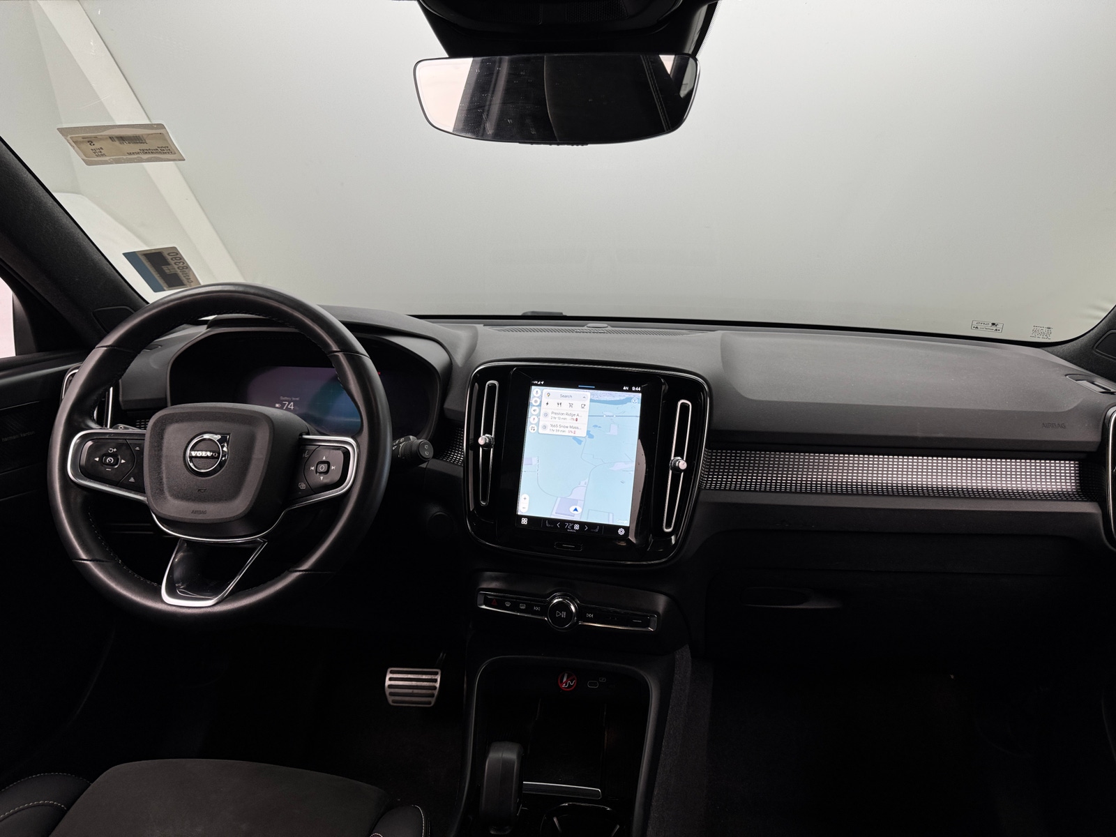 Thumbnail: 2022 Volvo XC40 - 2