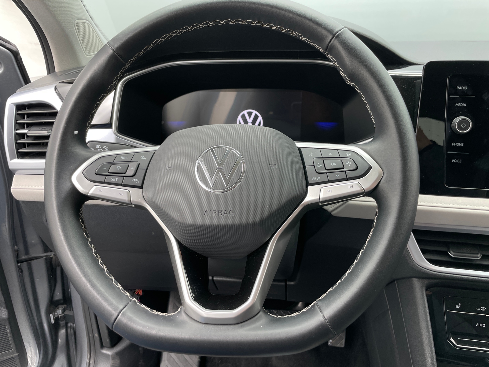 Thumbnail: 2025 Volkswagen Taos - 5