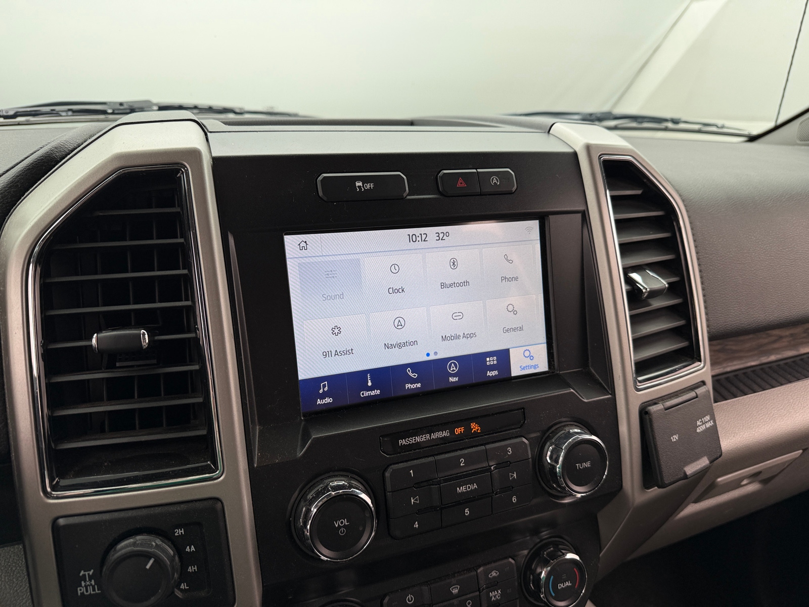 Thumbnail: 2019 Ford Econoline - 3