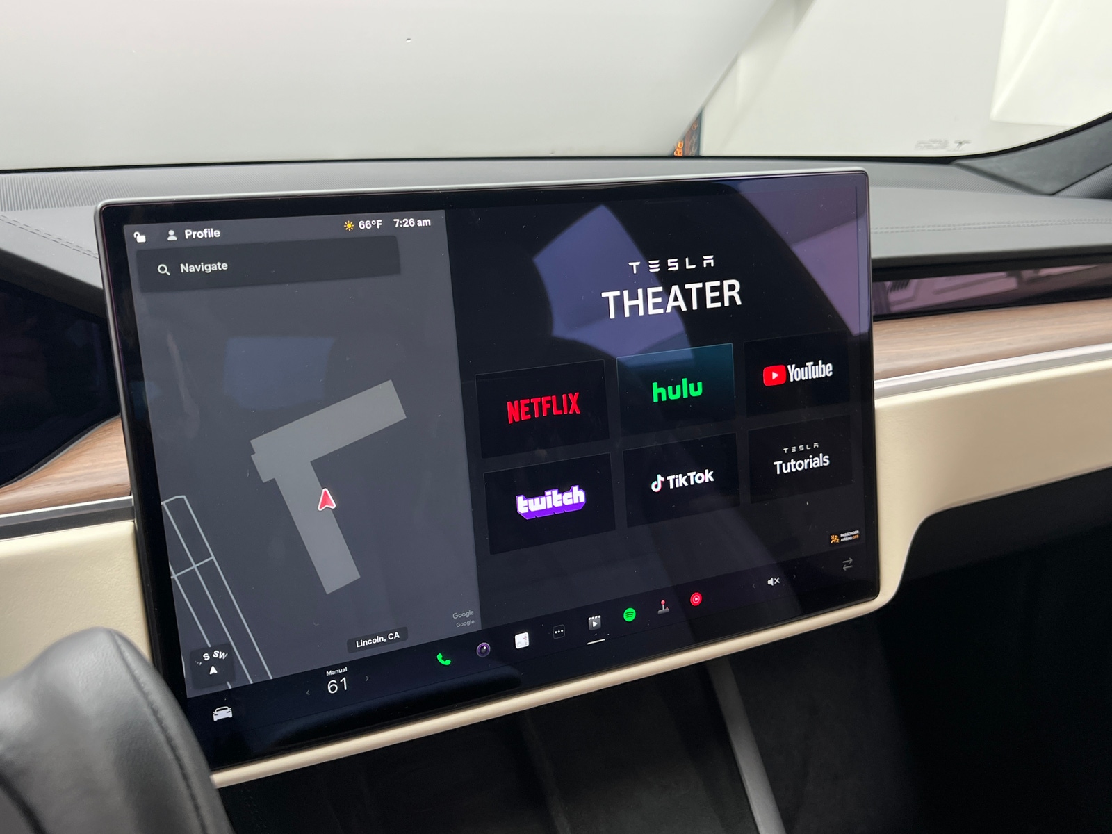 Thumbnail: 2022 Tesla Model S - 3